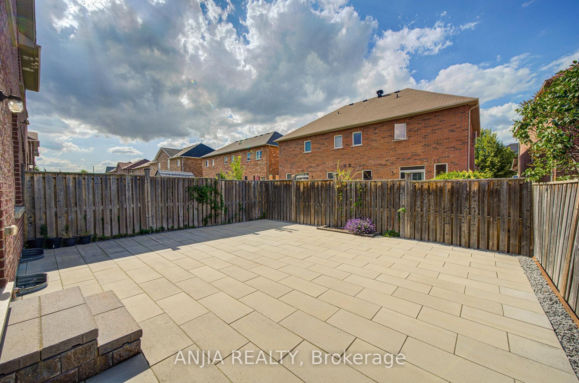 Photo 47 of 92 Carolina Rose Crescent, Markham, Wismer — HOMEH