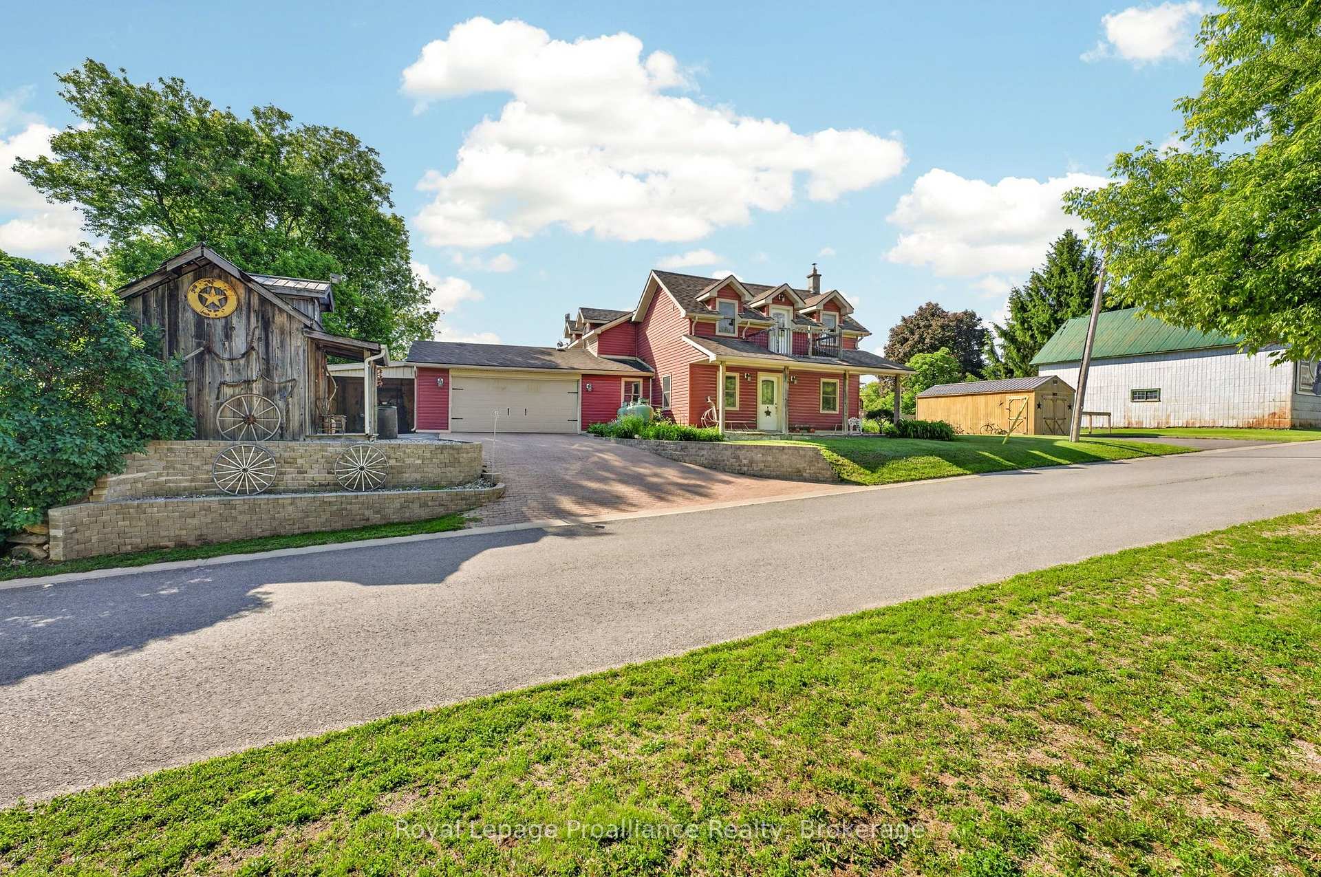 Photo 2 of 7802 Piccadilly Road, Frontenac, Frontenac Centre — HOMEH