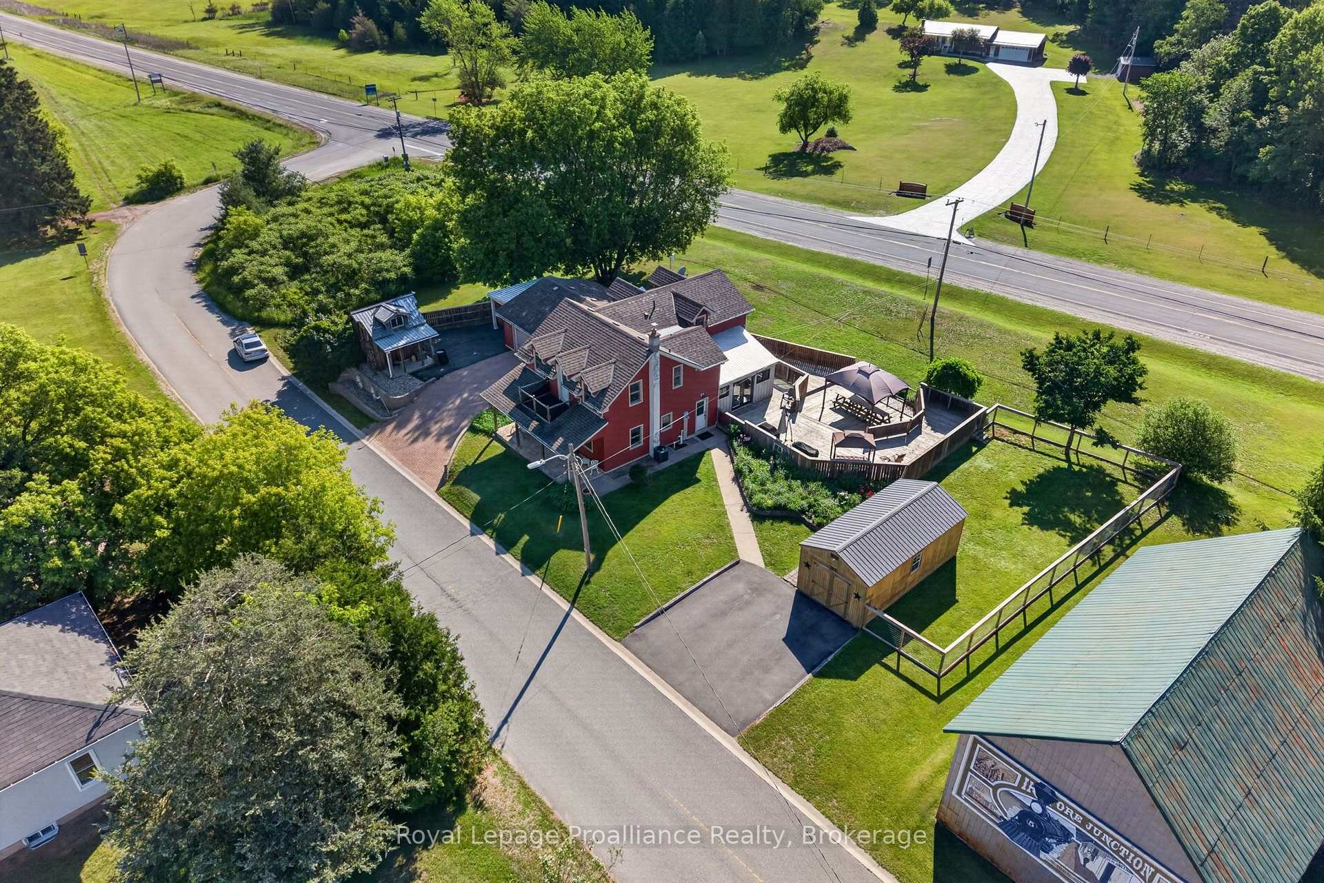 Photo 6 of 7802 Piccadilly Road, Frontenac, Frontenac Centre — HOMEH