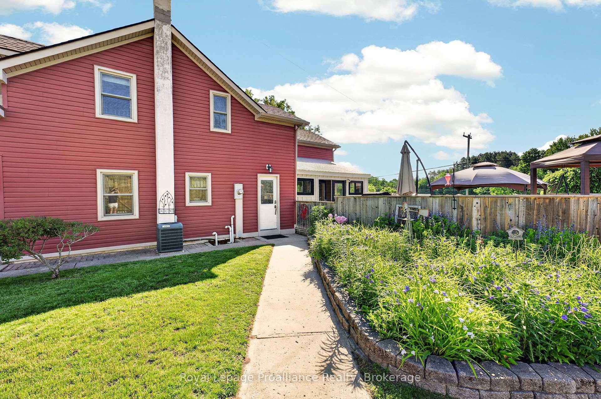 Photo 7 of 7802 Piccadilly Road, Frontenac, Frontenac Centre — HOMEH