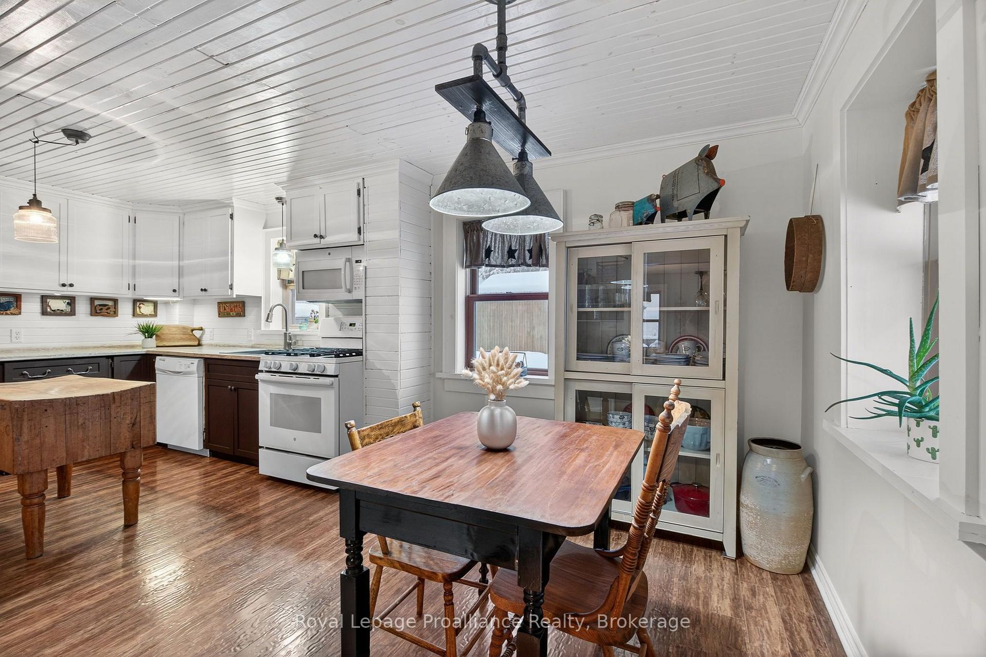 Photo 10 of 7802 Piccadilly Road, Frontenac, Frontenac Centre — HOMEH