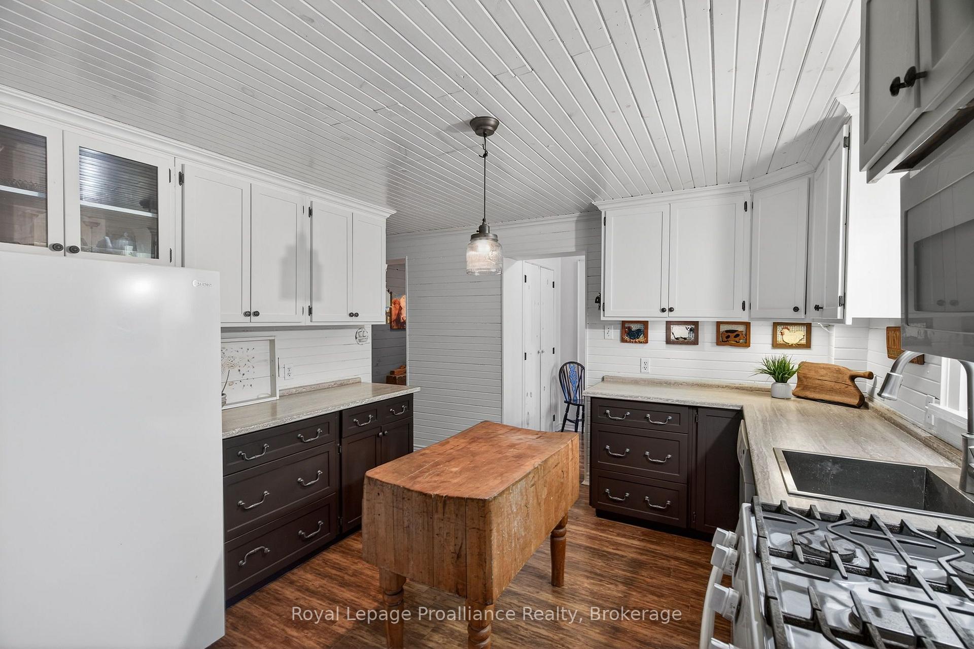 Photo 12 of 7802 Piccadilly Road, Frontenac, Frontenac Centre — HOMEH