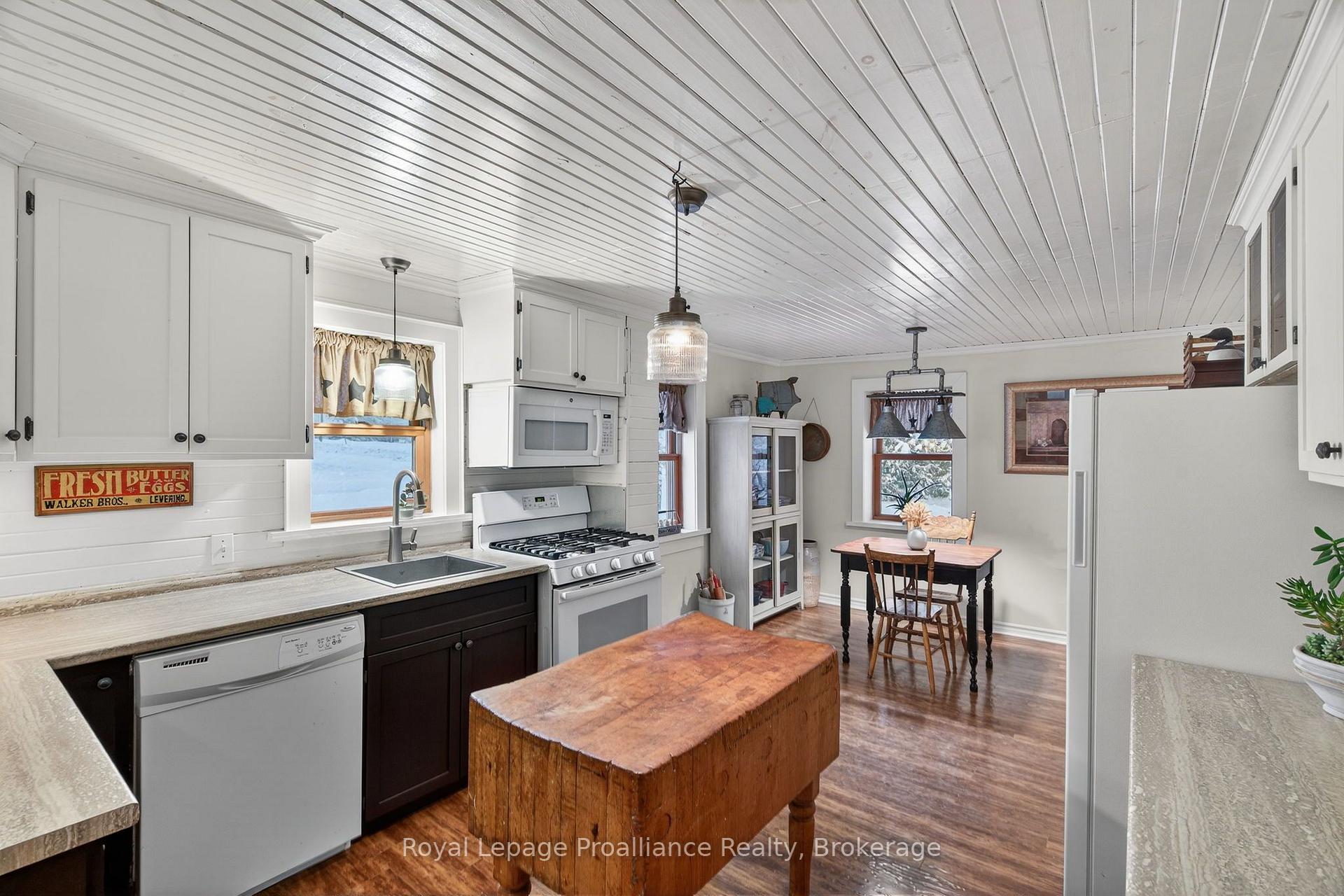 Photo 13 of 7802 Piccadilly Road, Frontenac, Frontenac Centre — HOMEH