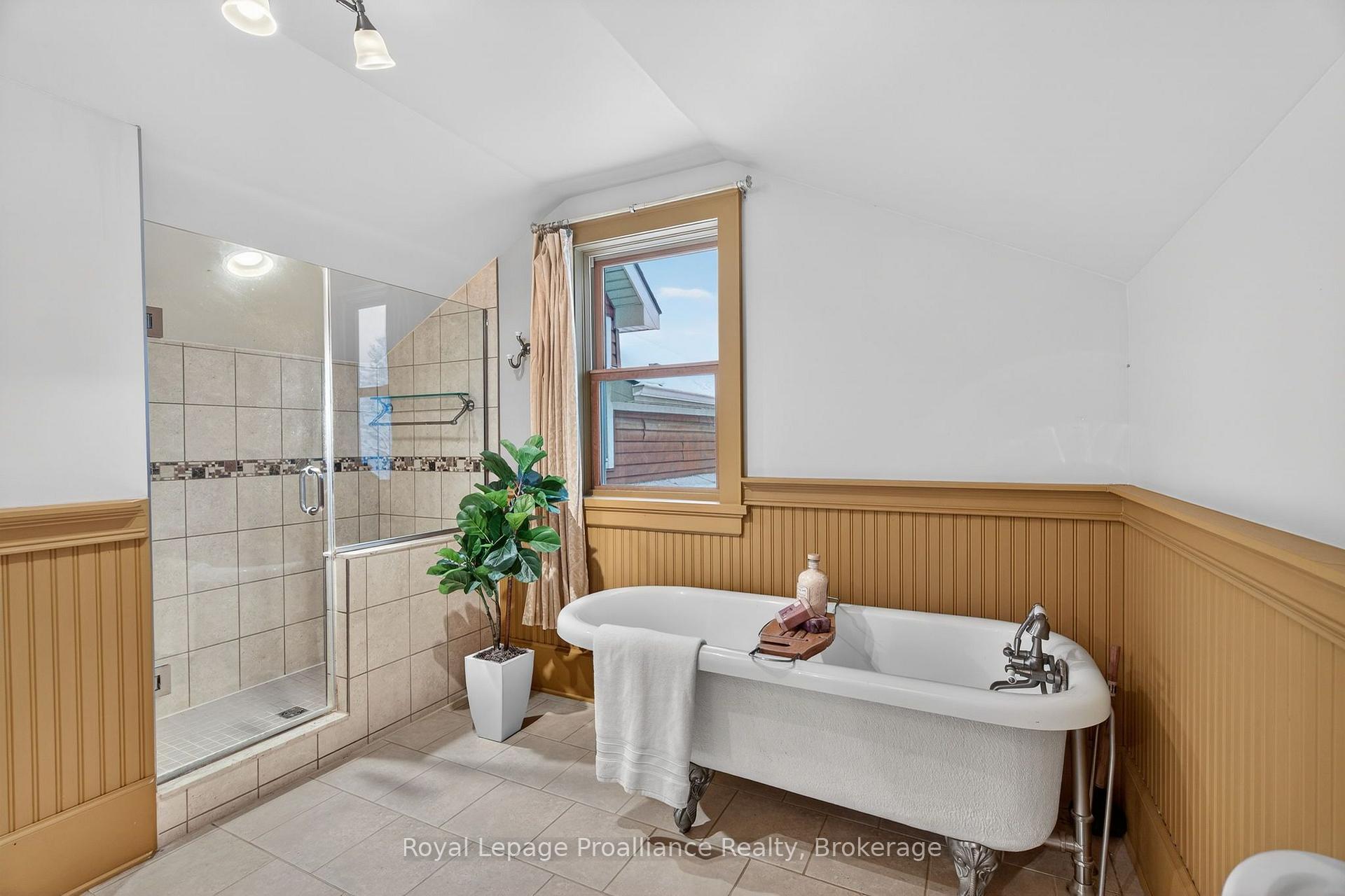 Photo 24 of 7802 Piccadilly Road, Frontenac, Frontenac Centre — HOMEH
