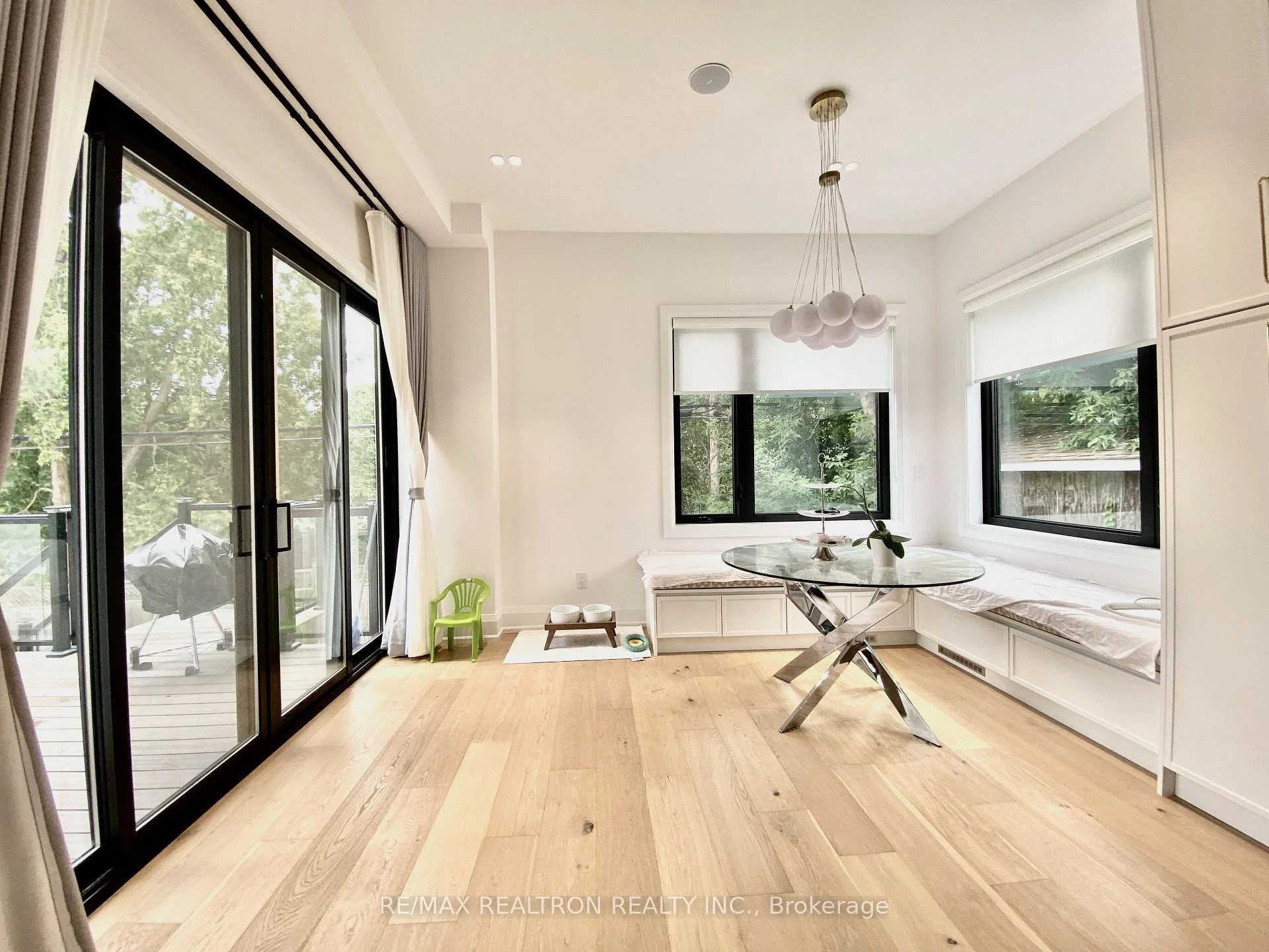 Photo 6 of 2 North Hills Terrace, North York, Banbury-Don Mills — HOMEH
