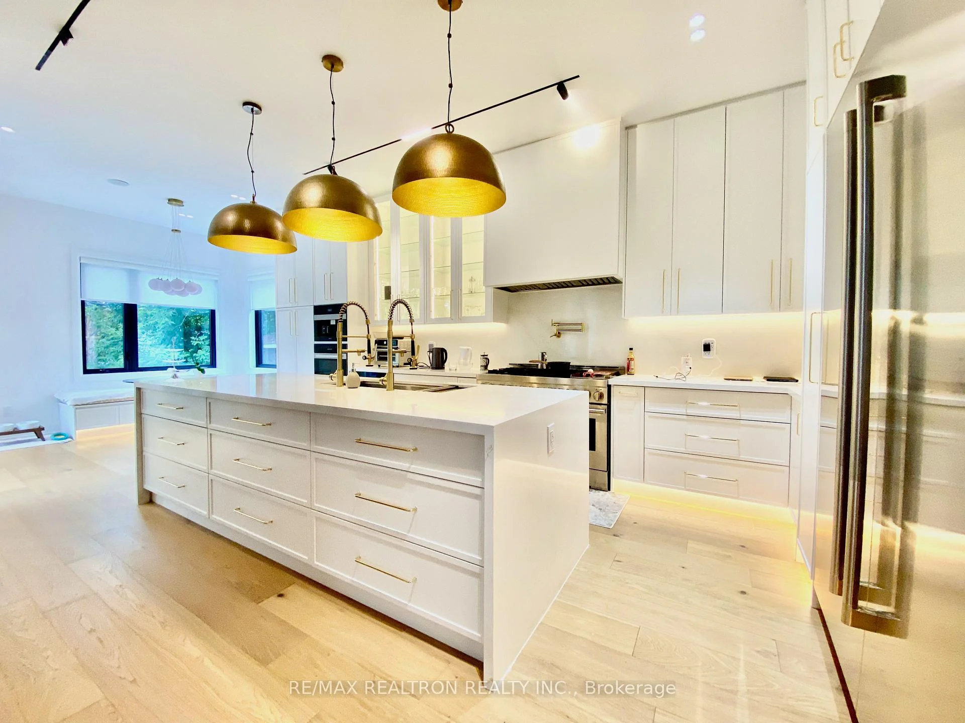 Photo 7 of 2 North Hills Terrace, North York, Banbury-Don Mills — HOMEH
