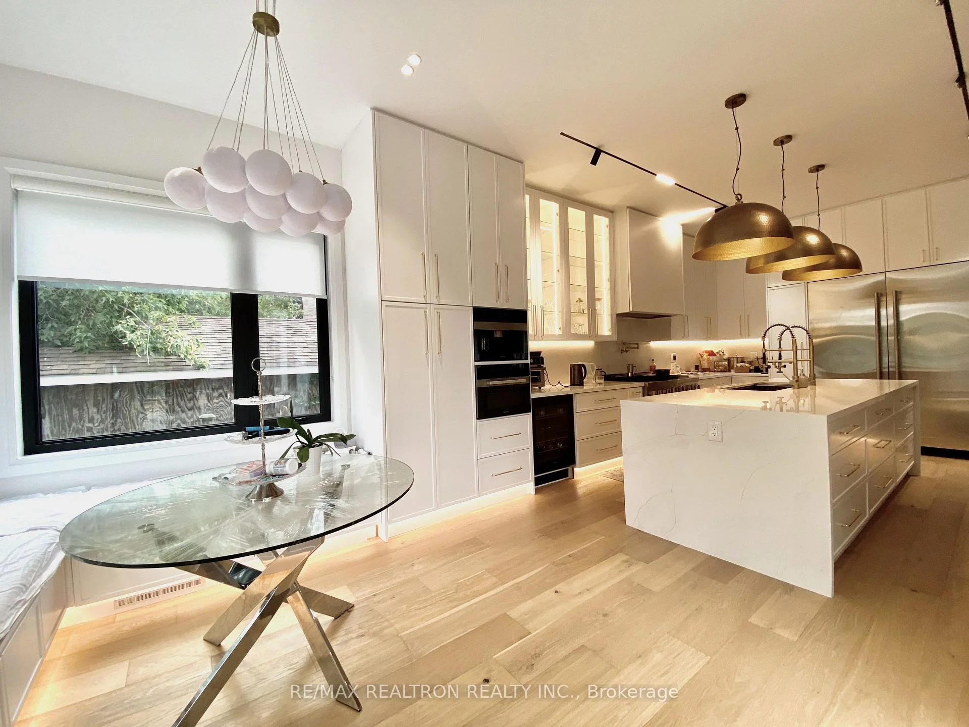 Photo 8 of 2 North Hills Terrace, North York, Banbury-Don Mills — HOMEH