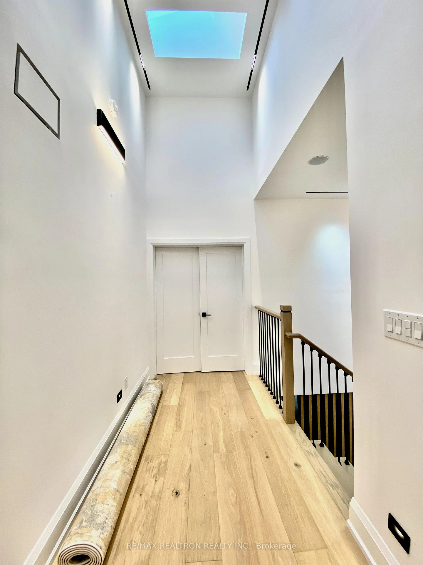 Photo 13 of 2 North Hills Terrace, North York, Banbury-Don Mills — HOMEH