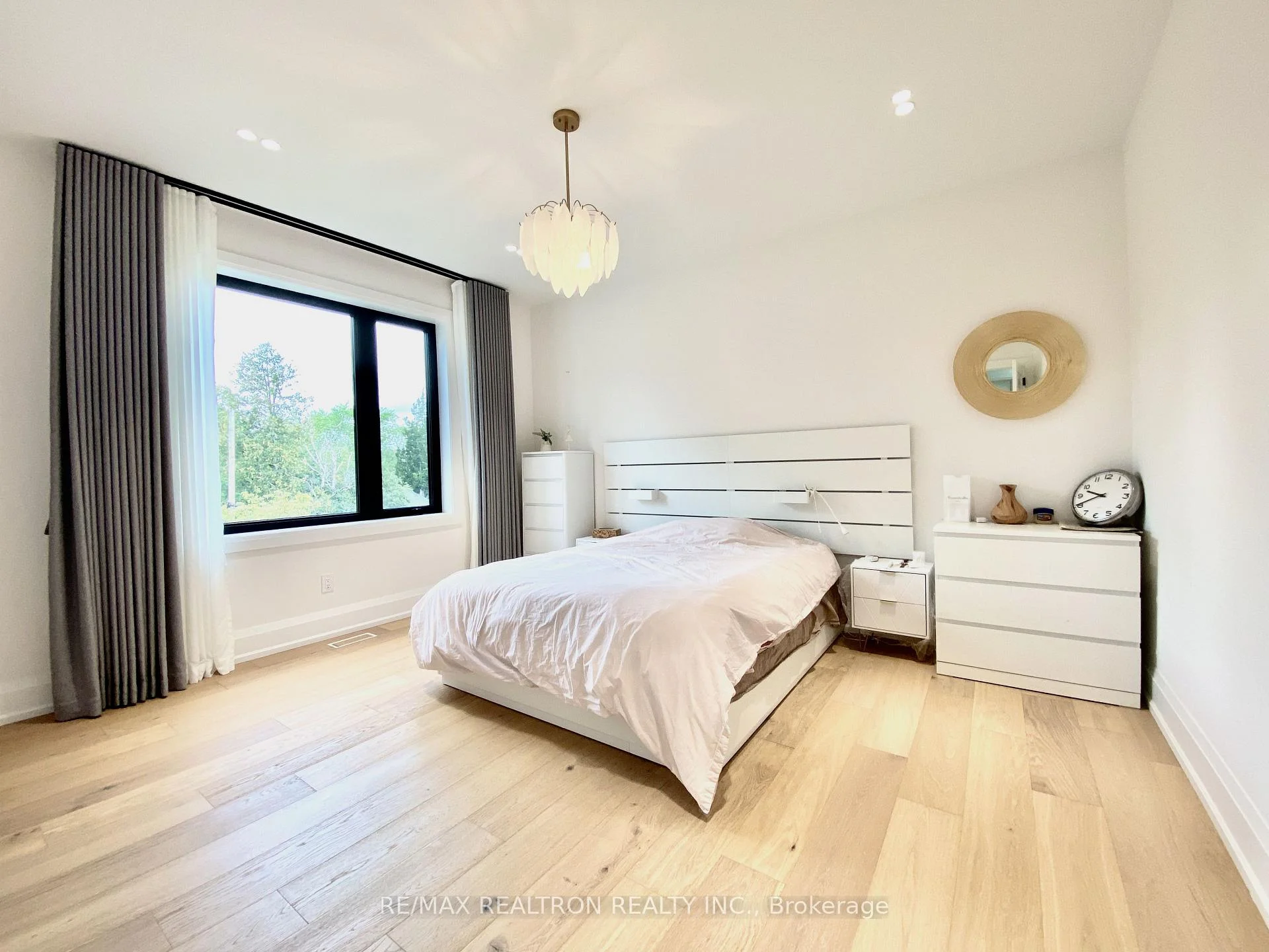 Photo 17 of 2 North Hills Terrace, North York, Banbury-Don Mills — HOMEH