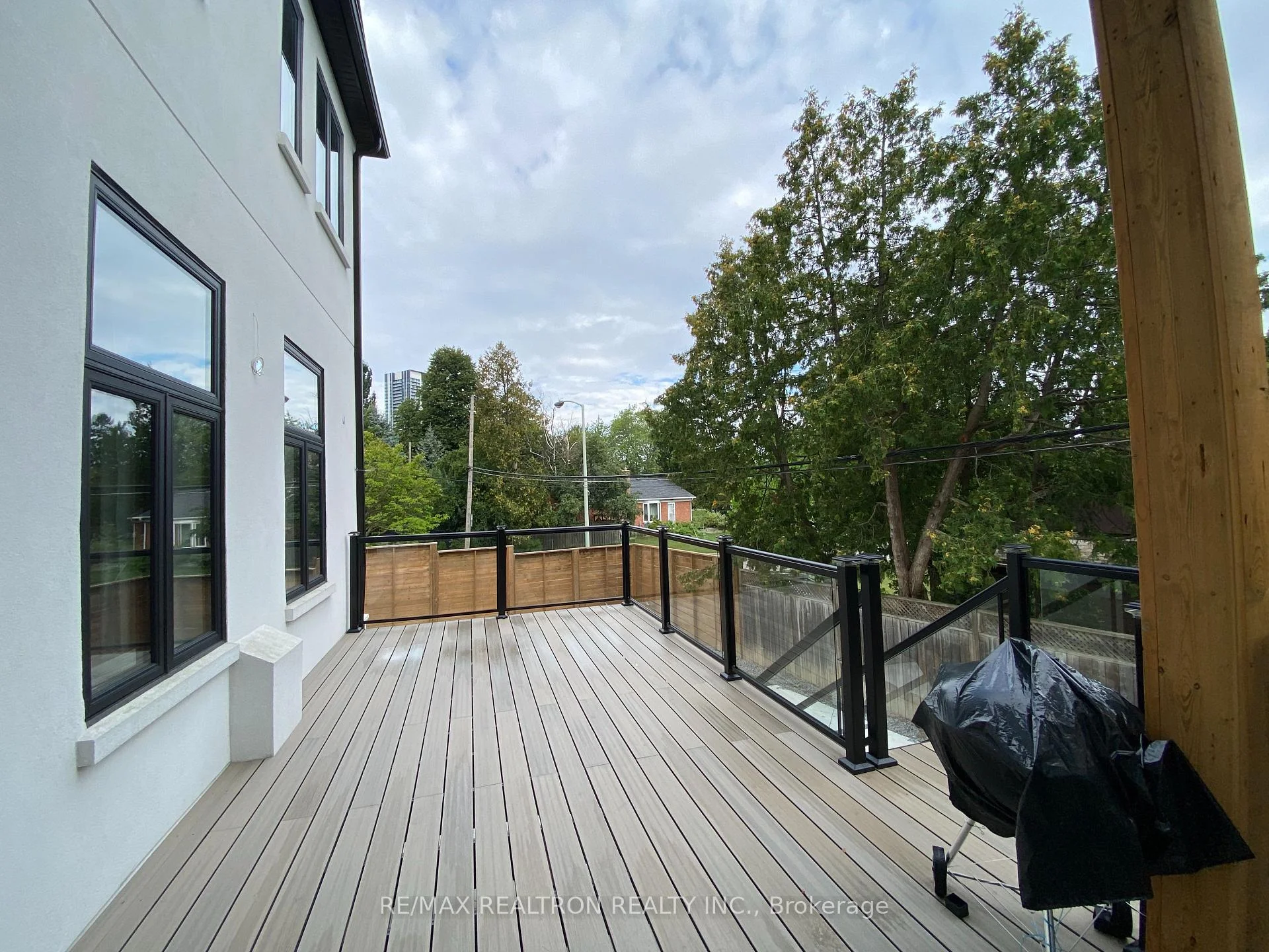 Photo 19 of 2 North Hills Terrace, North York, Banbury-Don Mills — HOMEH