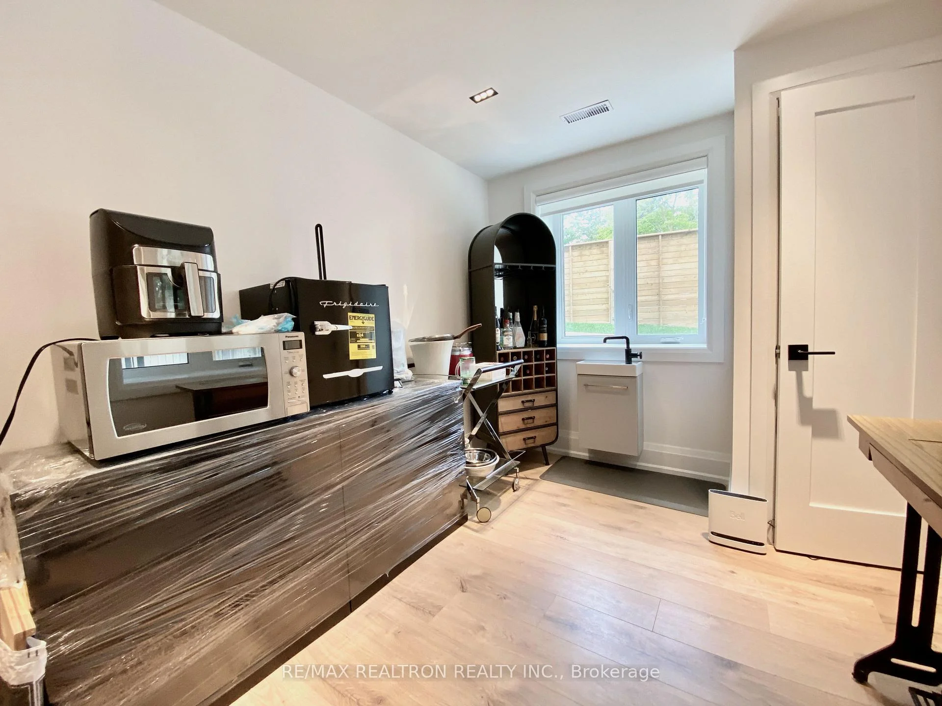 Photo 24 of 2 North Hills Terrace, North York, Banbury-Don Mills — HOMEH