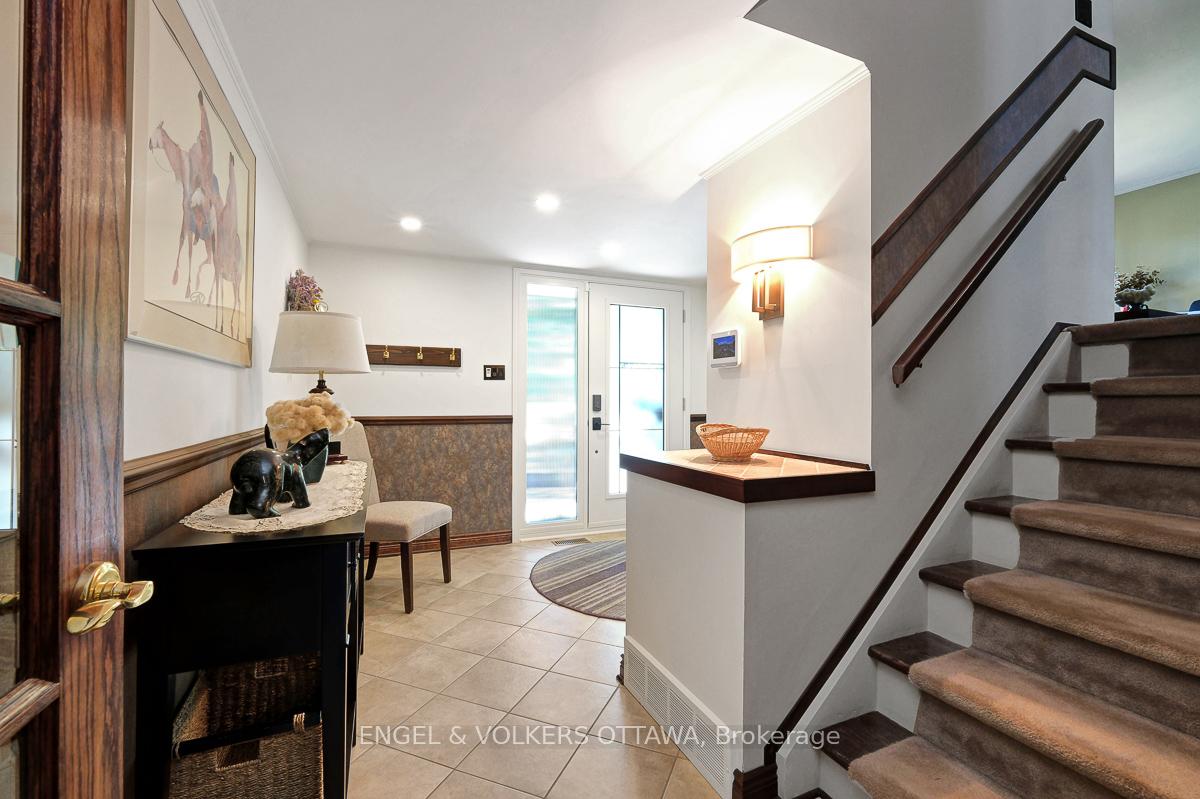 Photo 10 of 1131 Cameo Drive, Ottawa, Copeland Park — HOMEH