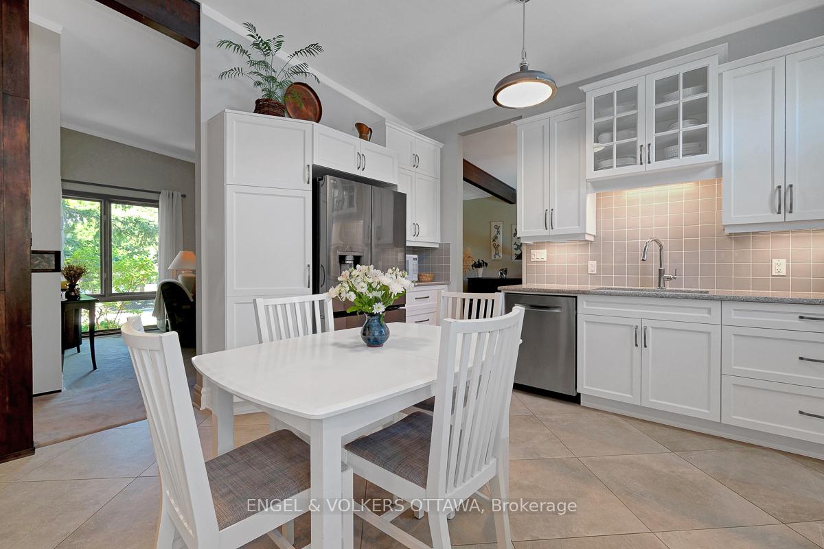 Photo 22 of 1131 Cameo Drive, Ottawa, Copeland Park — HOMEH