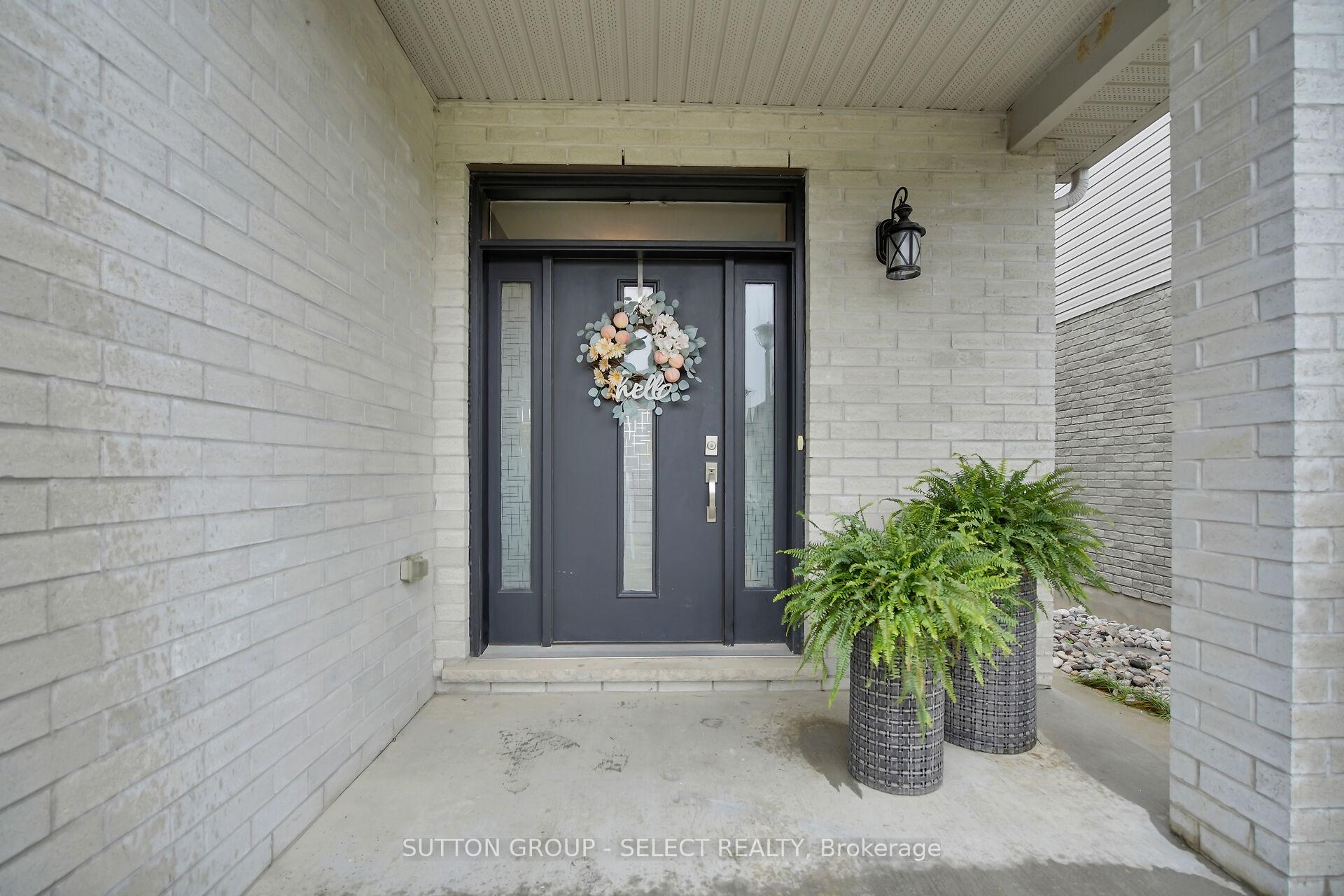 Photo 3 of 2080 Wateroak Drive, London, North S — HOMEH