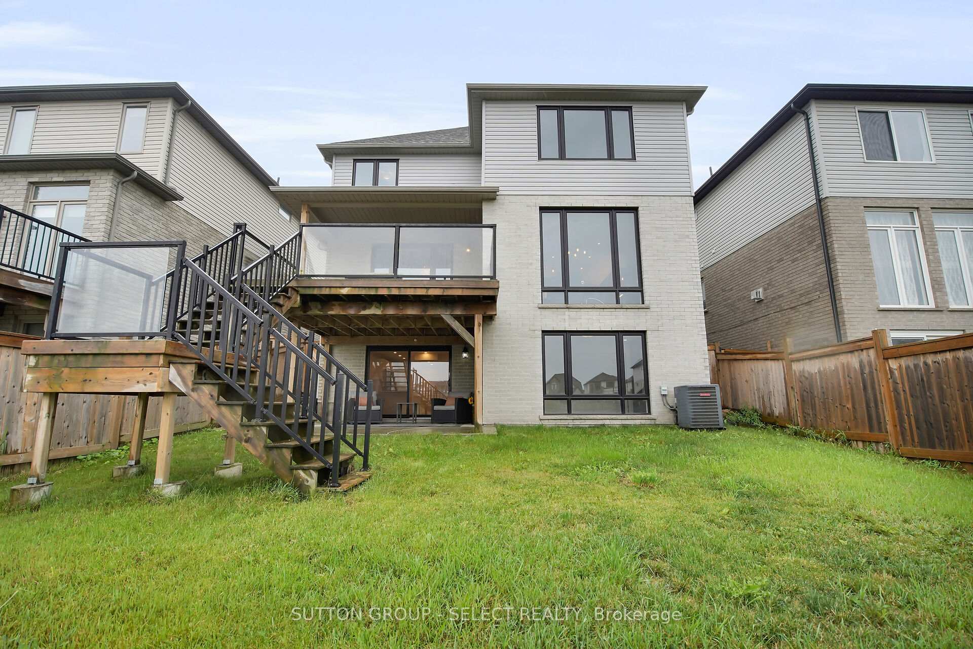 Photo 47 of 2080 Wateroak Drive, London, North S — HOMEH