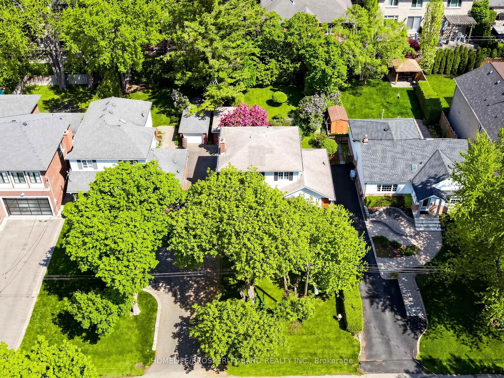 Photo 3 of 18 Orrell Avenue, Etobicoke, Princess-Rosethorn — HOMEH