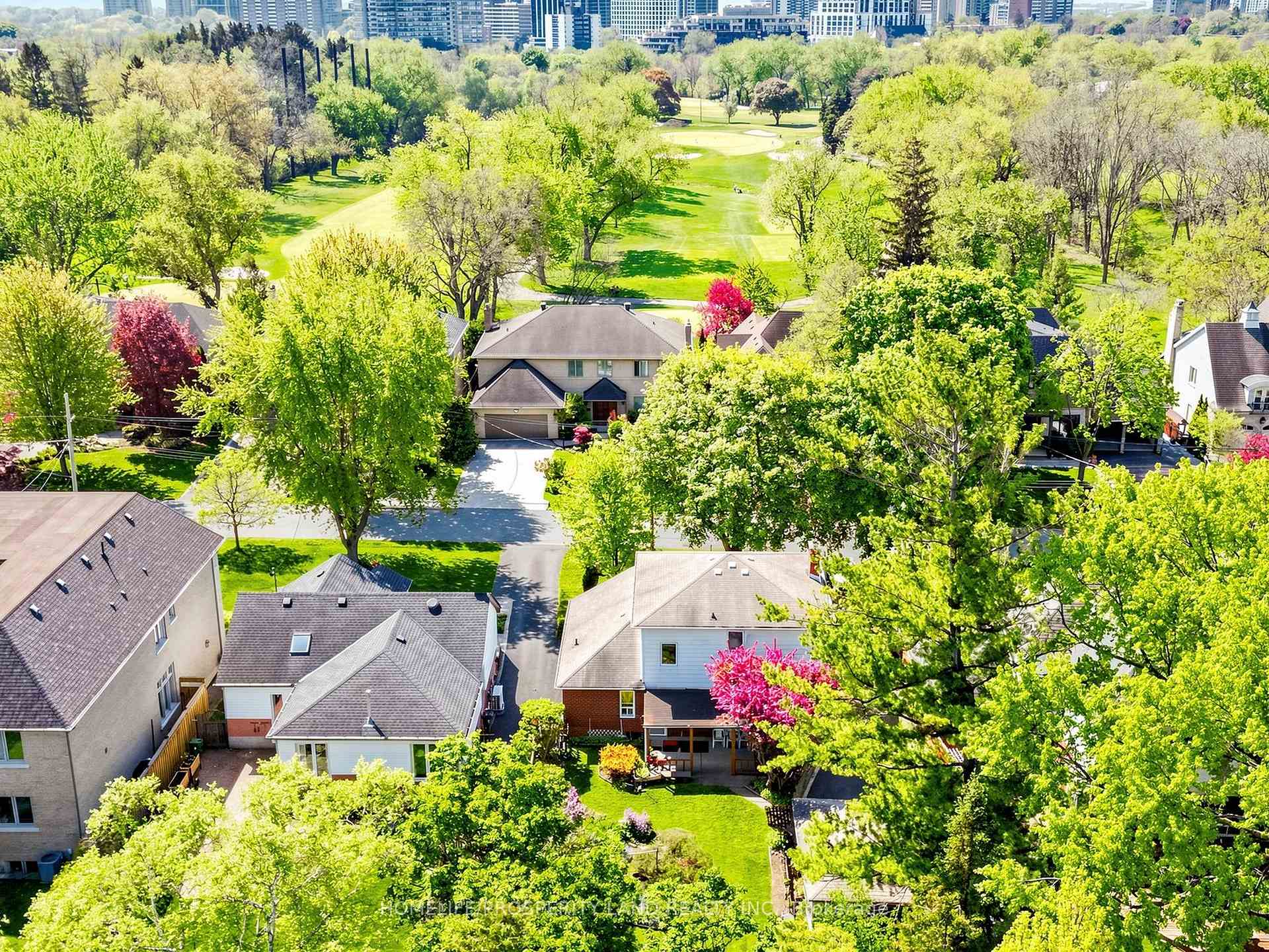 Photo 5 of 18 Orrell Avenue, Etobicoke, Princess-Rosethorn — HOMEH