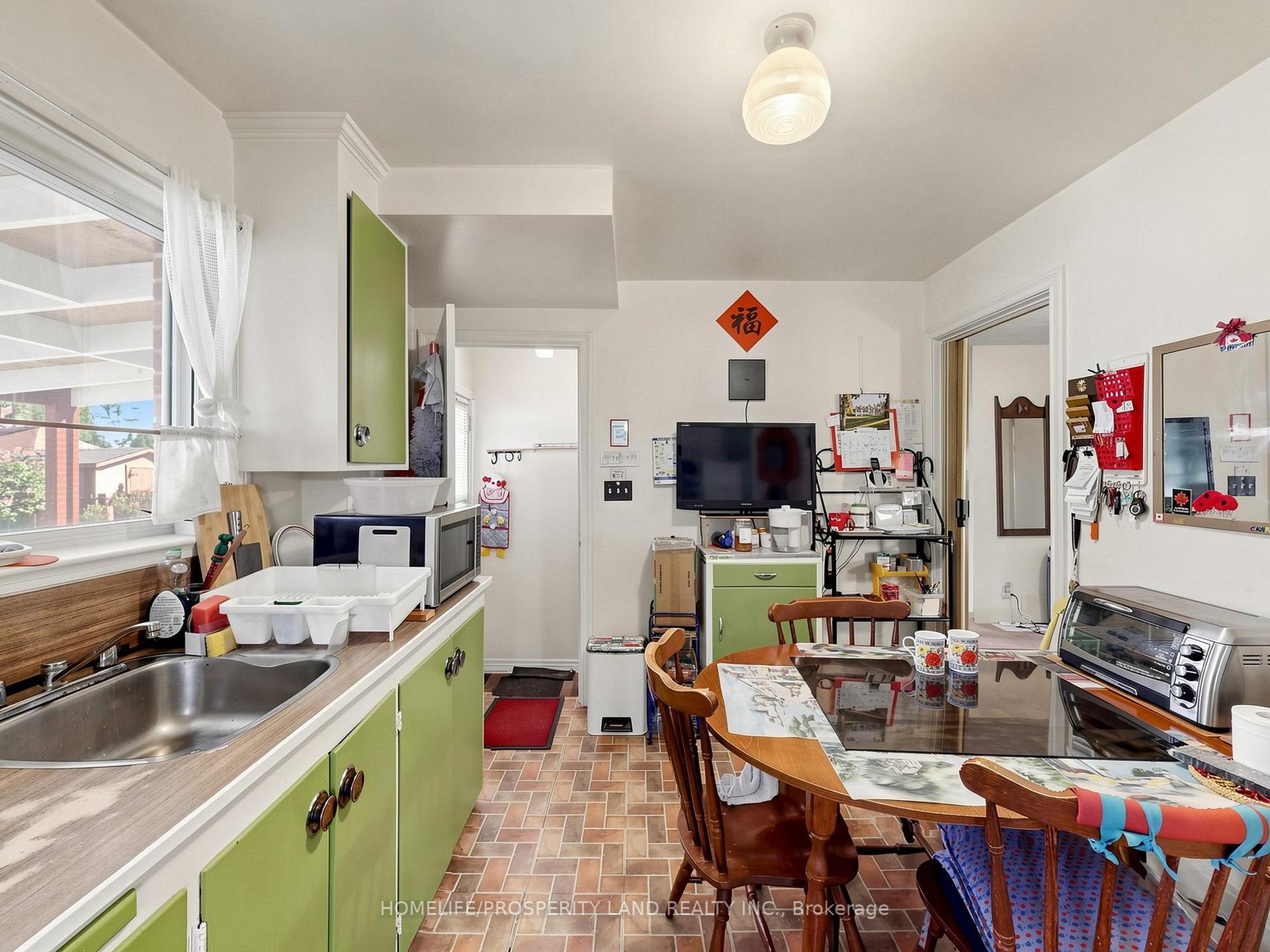 Photo 16 of 18 Orrell Avenue, Etobicoke, Princess-Rosethorn — HOMEH