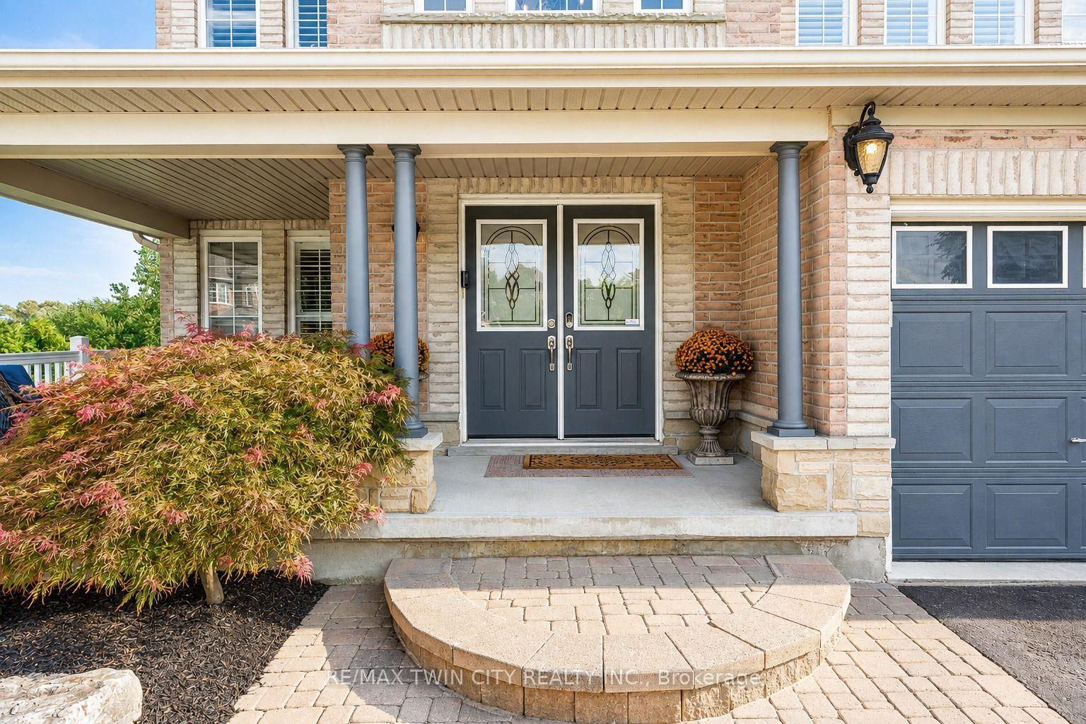 Photo 3 of 50 Knox Court, Kitchener, Doon South — HOMEH