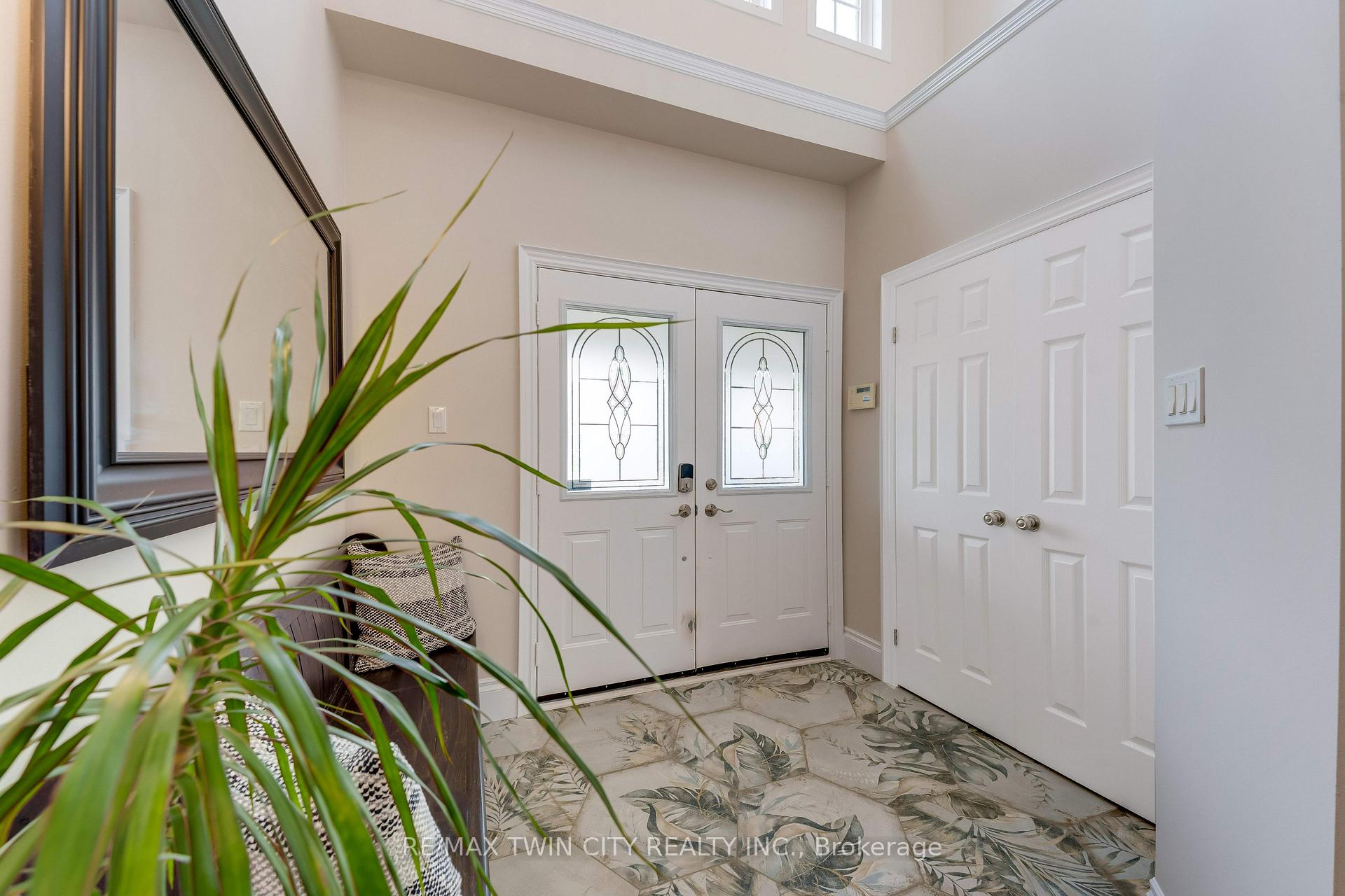 Photo 8 of 50 Knox Court, Kitchener, Doon South — HOMEH