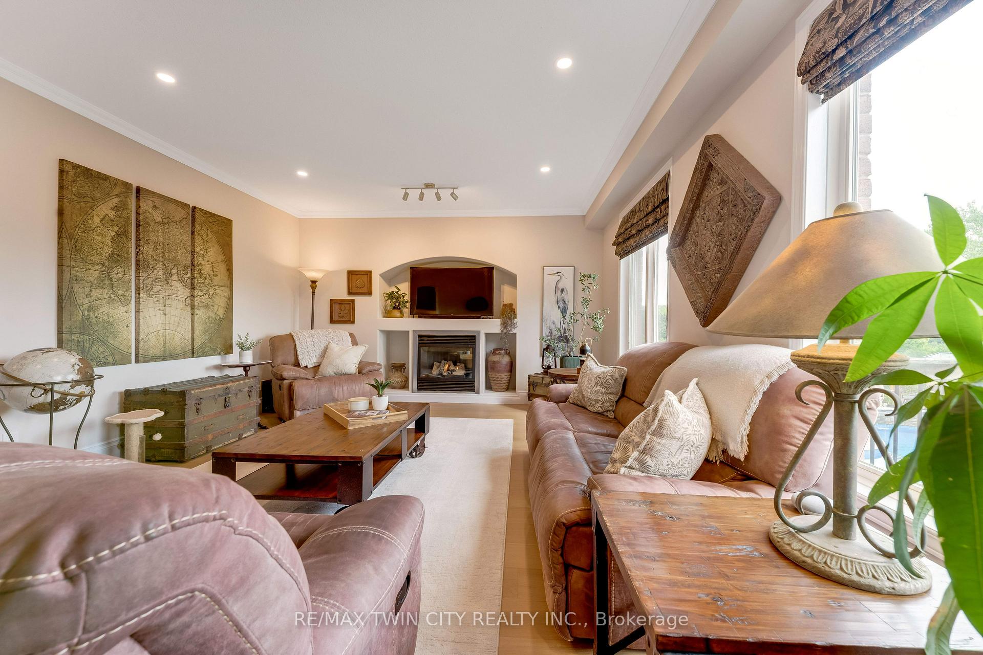 Photo 13 of 50 Knox Court, Kitchener, Doon South — HOMEH