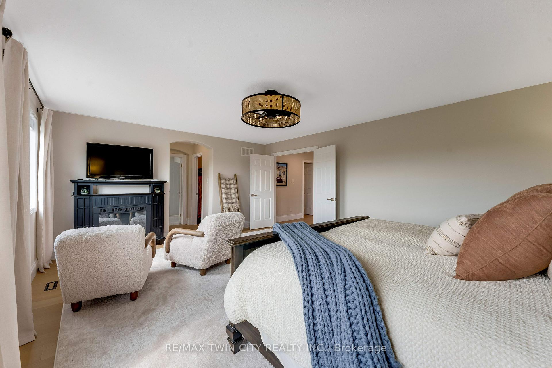 Photo 22 of 50 Knox Court, Kitchener, Doon South — HOMEH