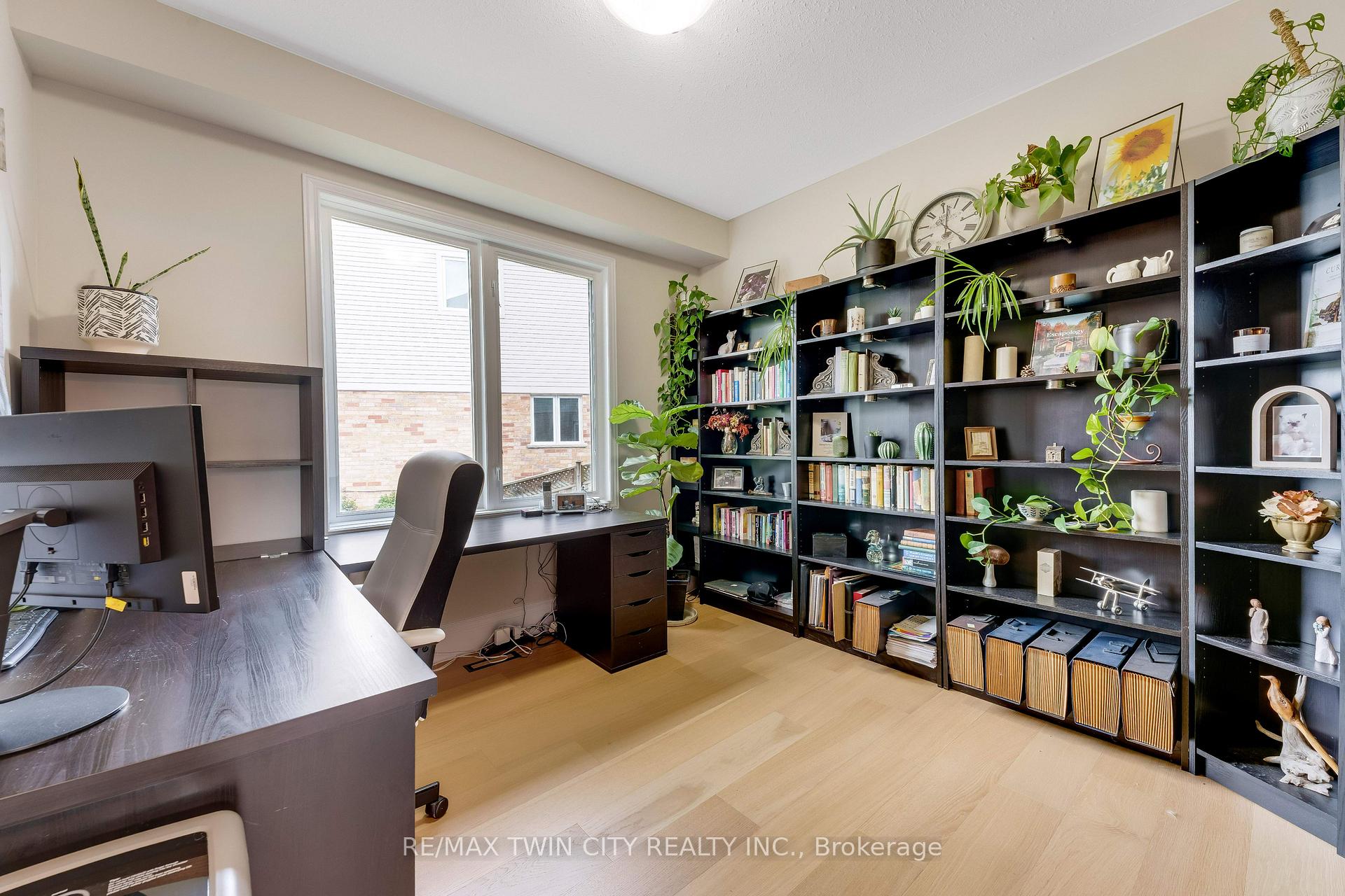 Photo 45 of 50 Knox Court, Kitchener, Doon South — HOMEH
