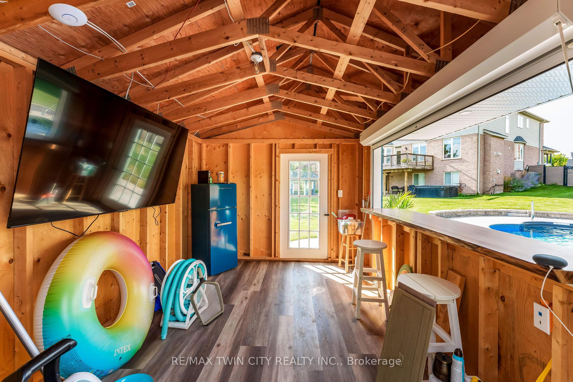 Photo 48 of 50 Knox Court, Kitchener, Doon South — HOMEH