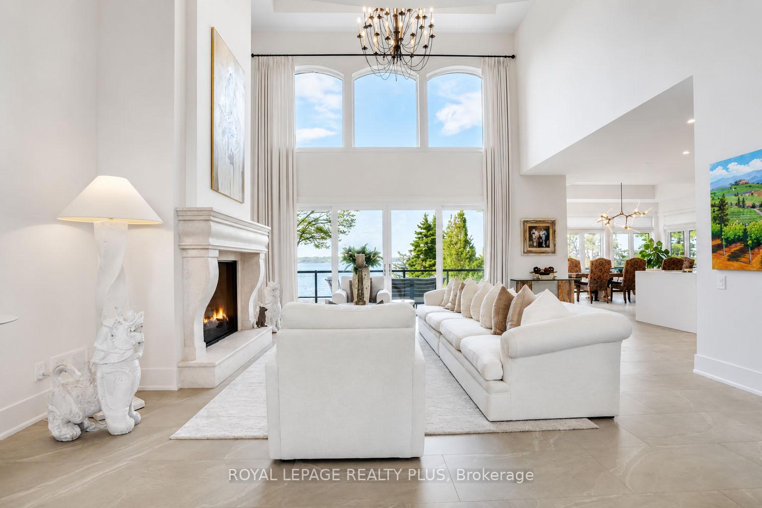 Photo 5 of 39 Plunkett Court, Barrie, Bayshore — HOMEH