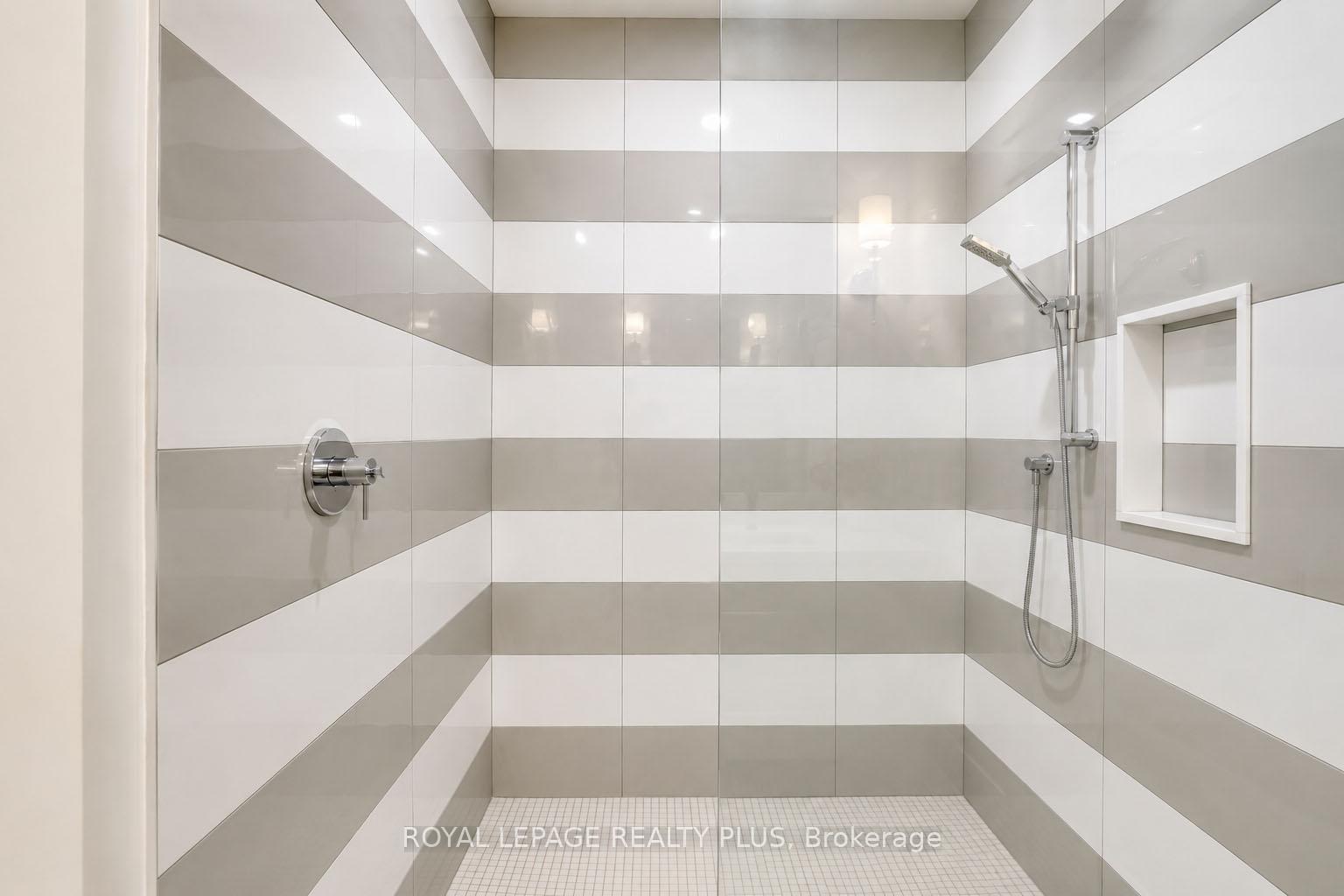 Photo 30 of 39 Plunkett Court, Barrie, Bayshore — HOMEH