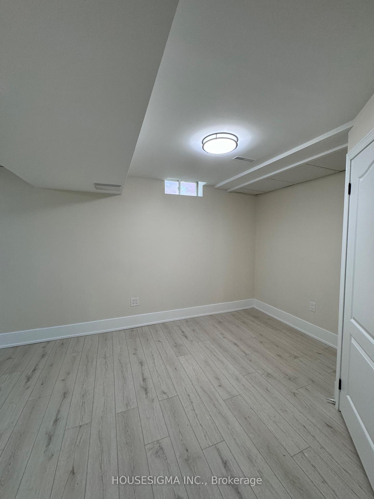 Photo 11 of 35 Asterwind Crescent, Brampton, Sandringham-Wellington — HOMEH