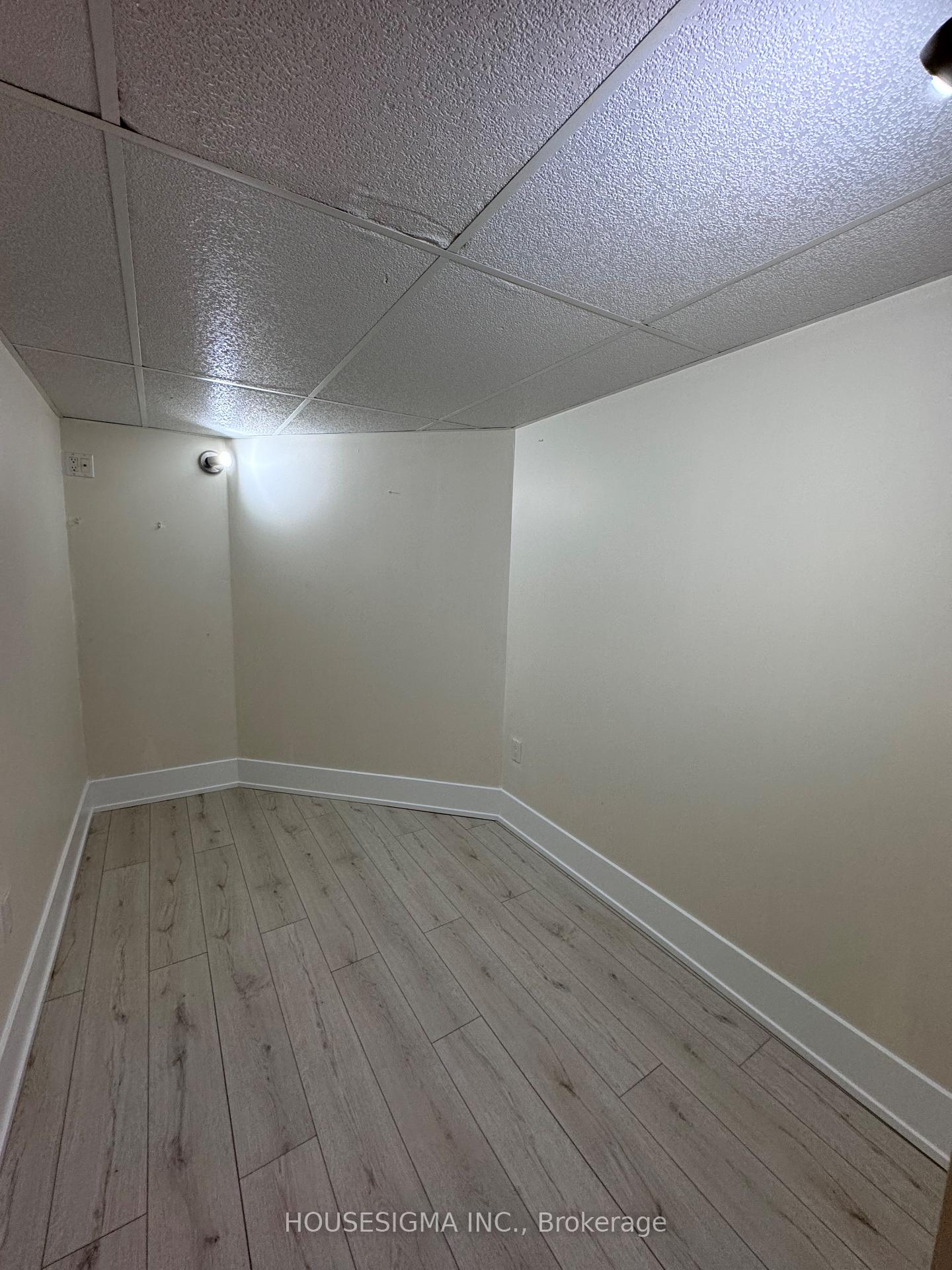 Photo 12 of 35 Asterwind Crescent, Brampton, Sandringham-Wellington — HOMEH