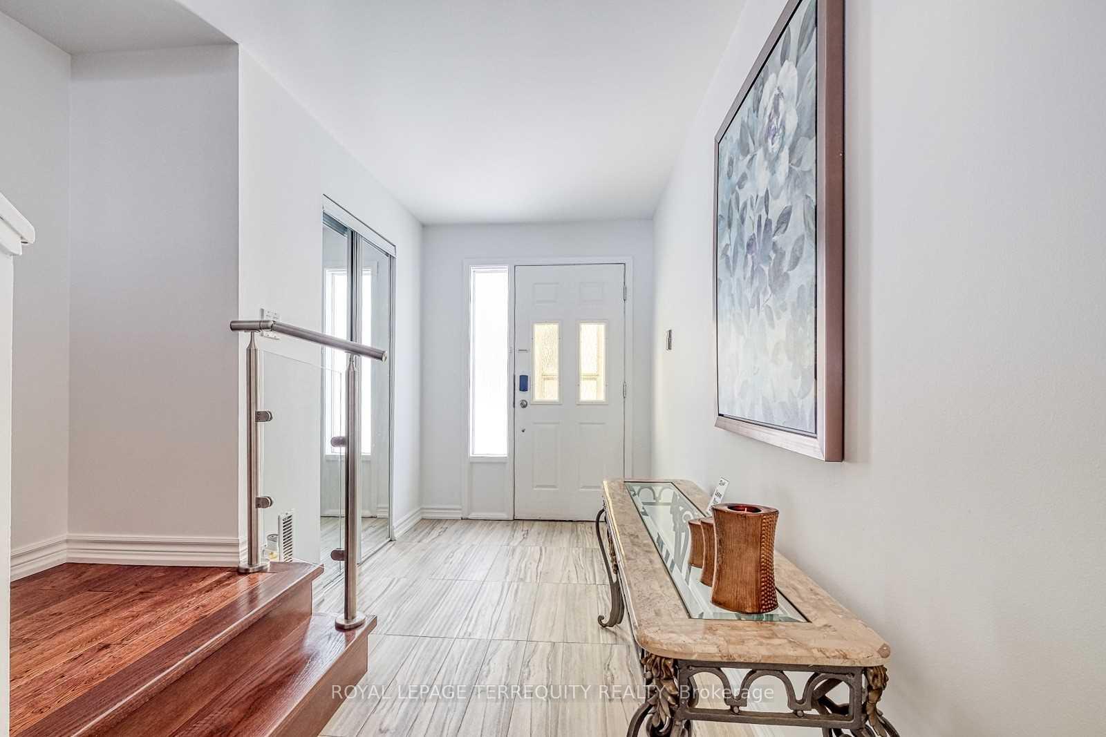 Photo 3 of Unit 44, 26 Nebula Star Way, North York, Henry Farm — HOMEH