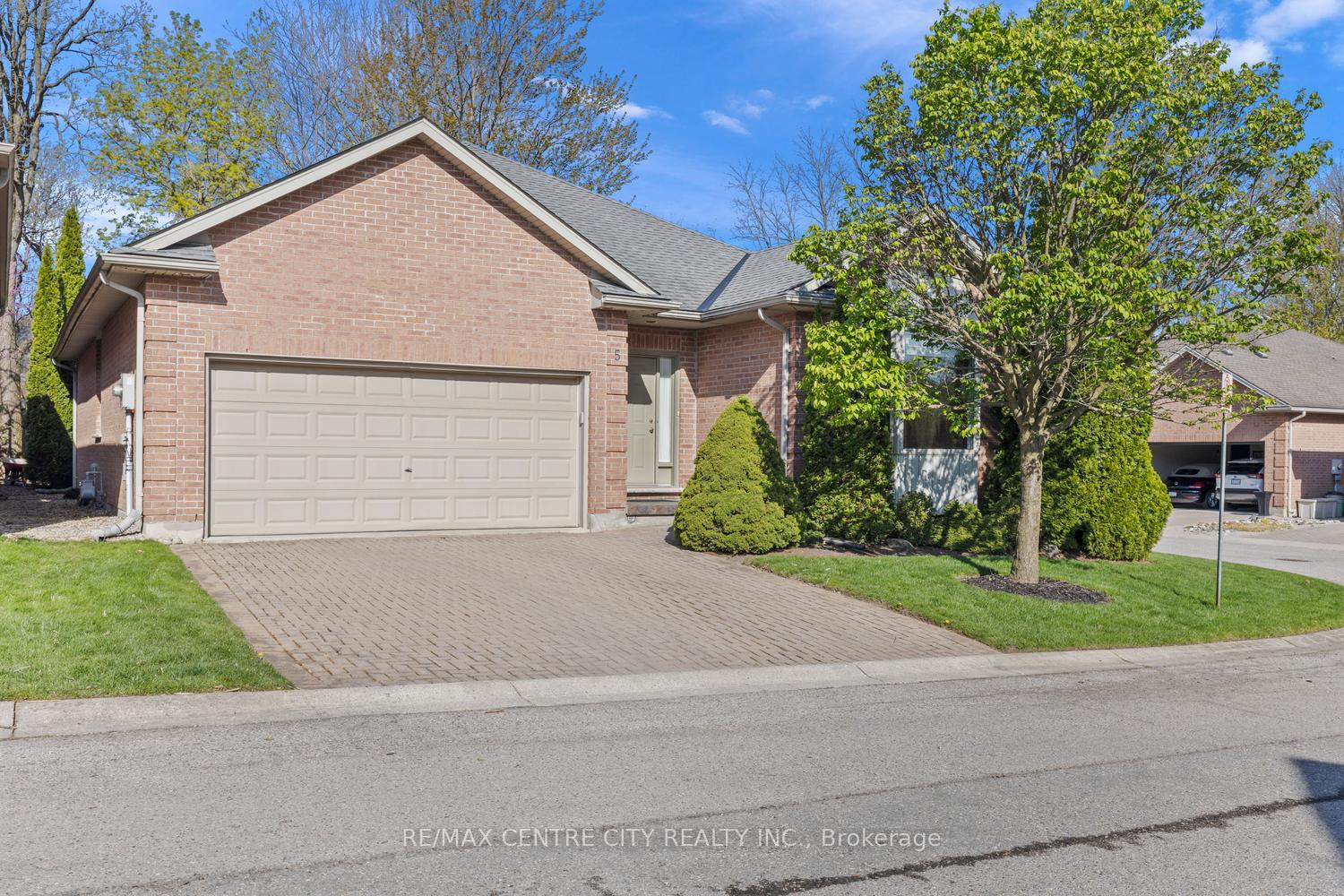 Photo of Unit 5, 448 Commissioners Road E