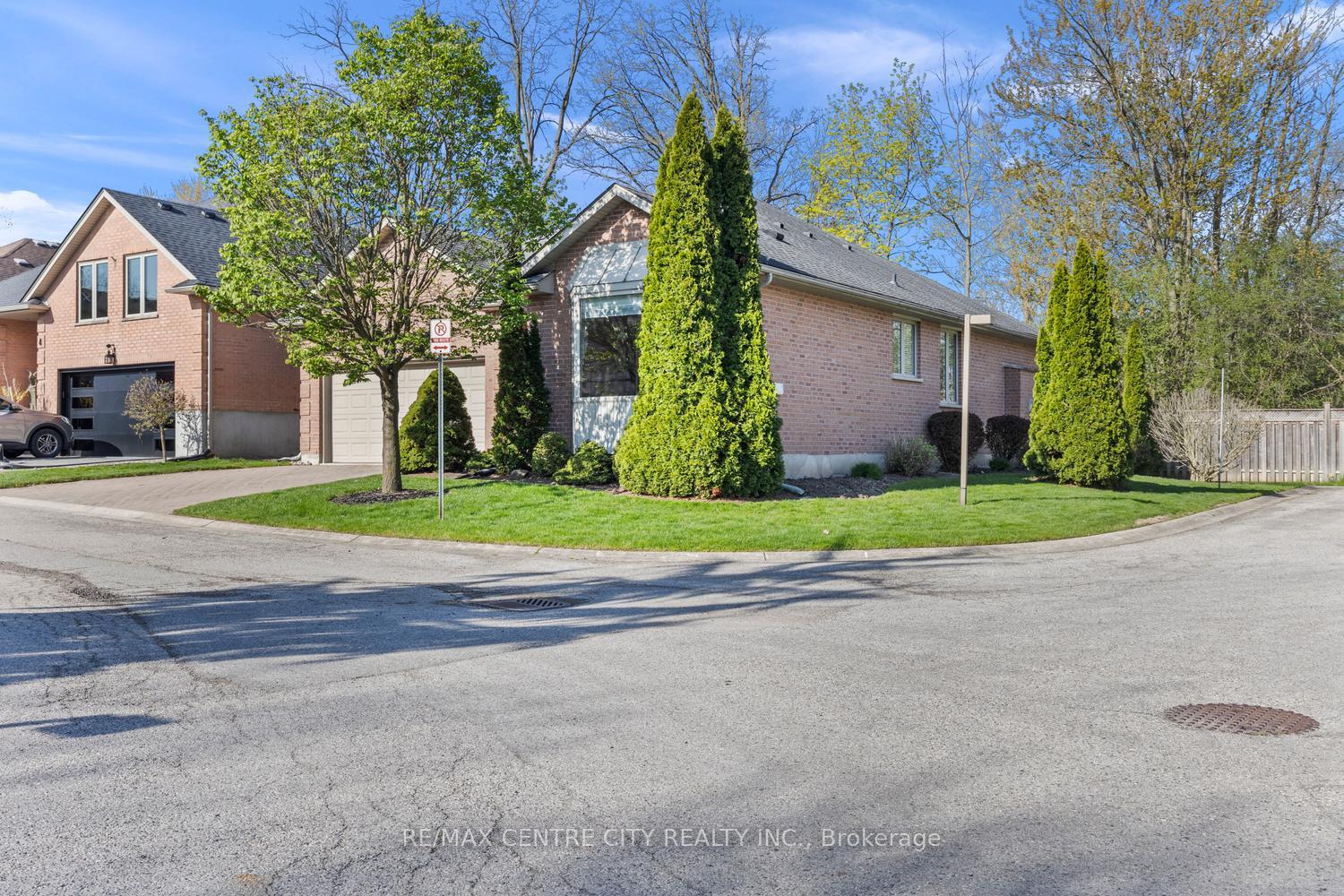 Photo 2 of Unit 5, 448 Commissioners Road E, London, South G — HOMEH