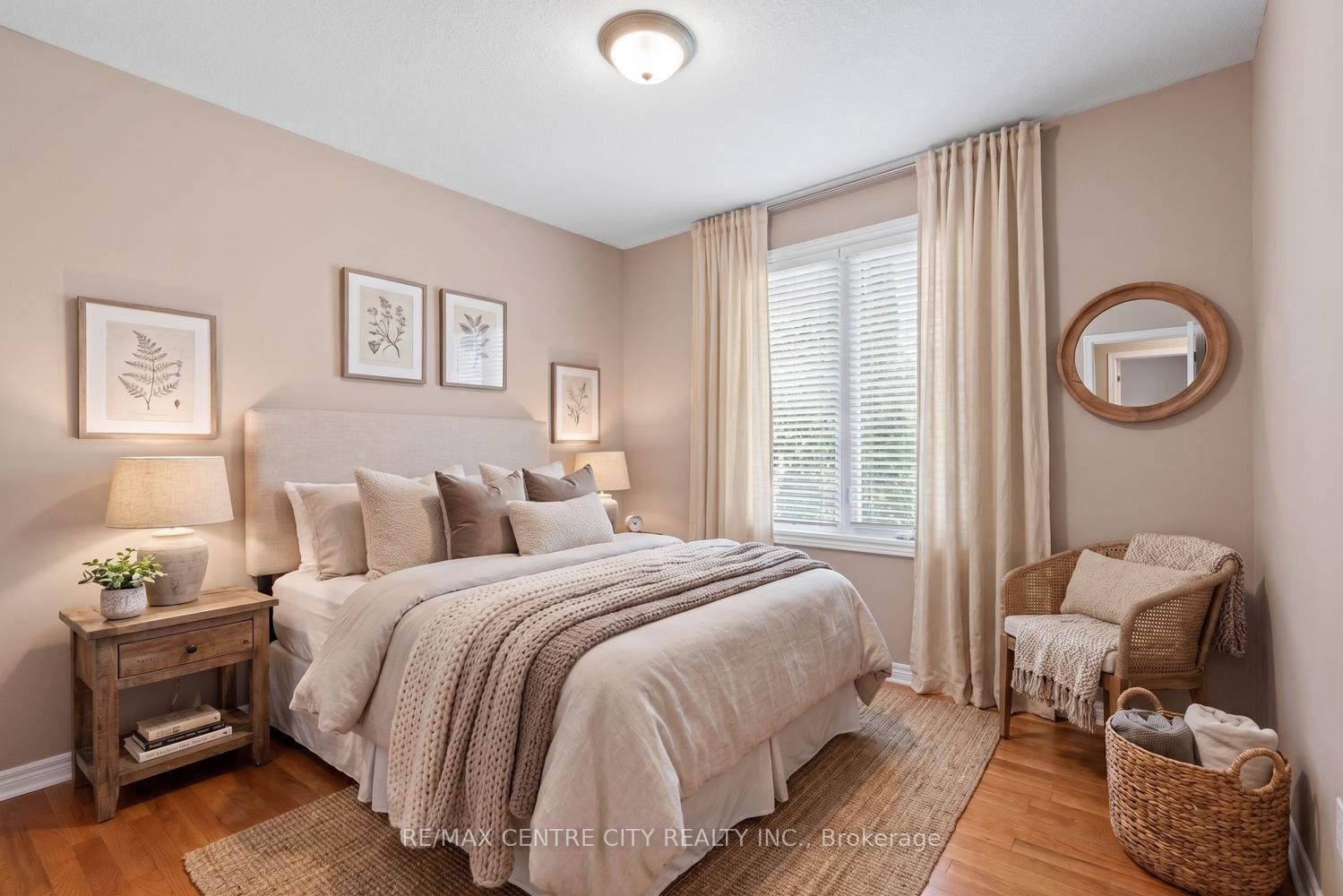 Photo 23 of Unit 5, 448 Commissioners Road E, London, South G — HOMEH