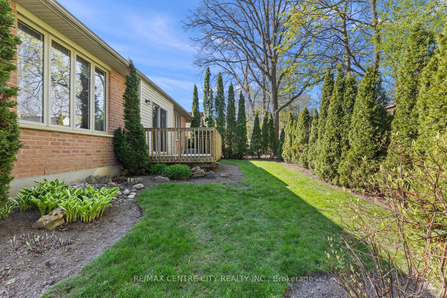 Photo 29 of Unit 5, 448 Commissioners Road E, London, South G — HOMEH