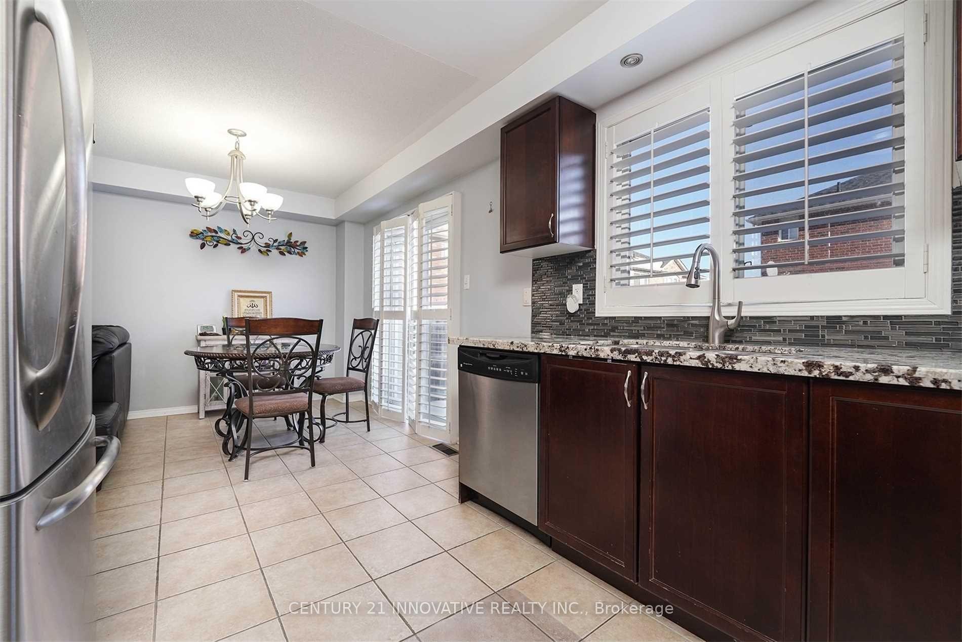 Photo 5 of 97 Hollingsworth Circle, Brampton, Fletcher's Meadow — HOMEH