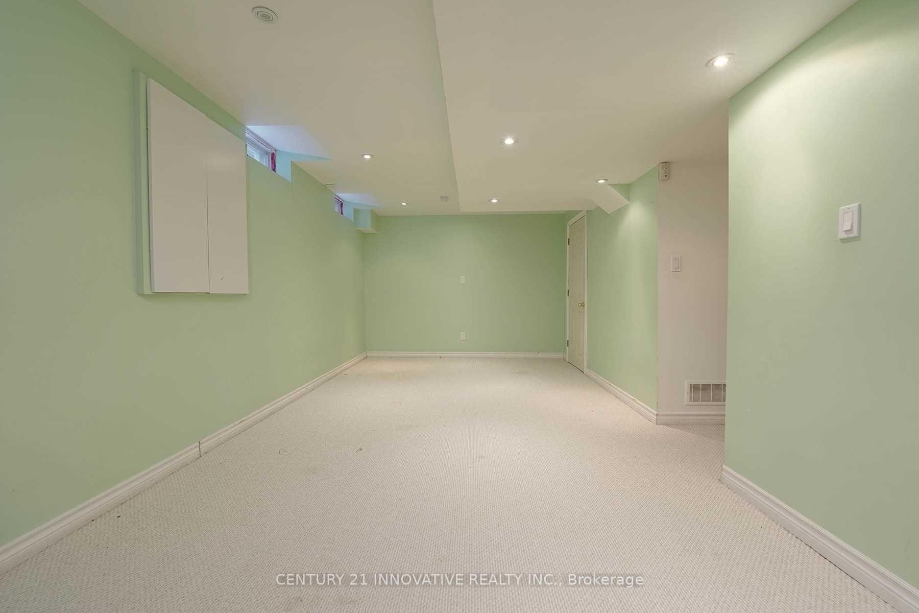 Photo 15 of 97 Hollingsworth Circle, Brampton, Fletcher's Meadow — HOMEH