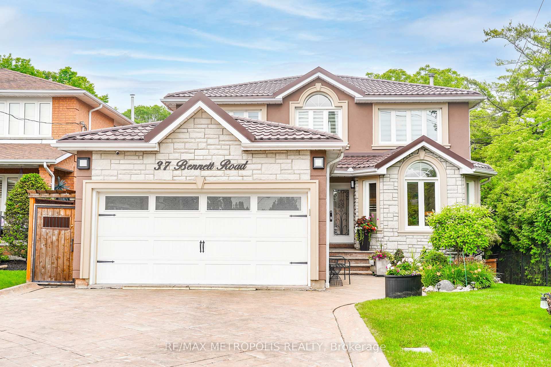 Photo 1 of 37 Bennett Road, Scarborough, West Hill — HOMEH