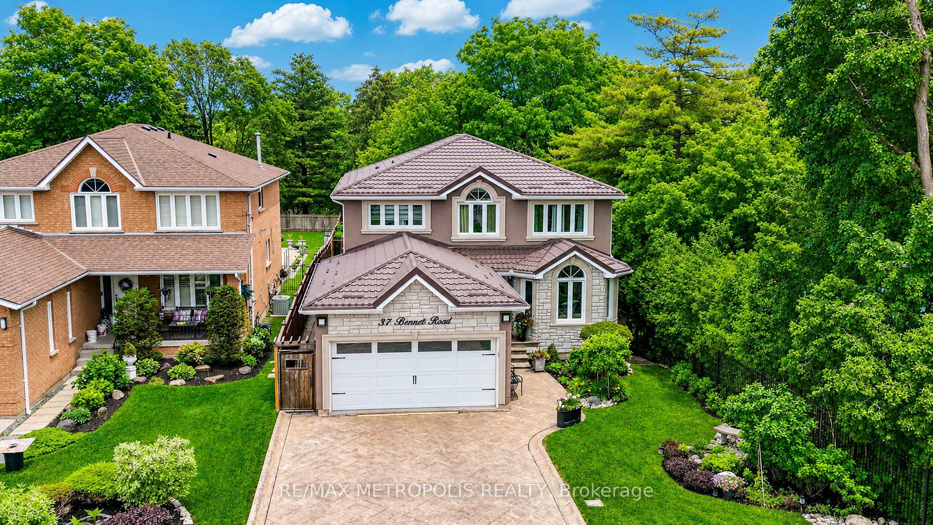 Photo 2 of 37 Bennett Road, Scarborough, West Hill — HOMEH