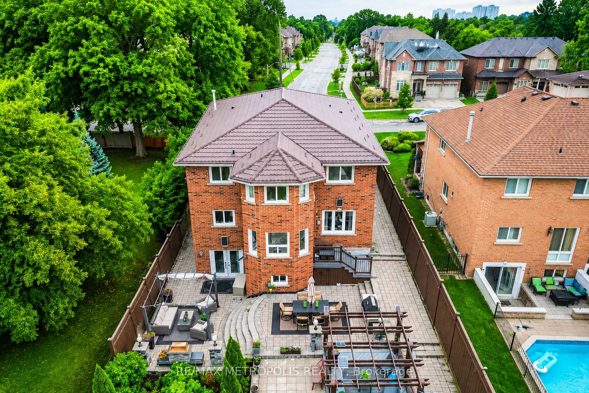 Photo 6 of 37 Bennett Road, Scarborough, West Hill — HOMEH