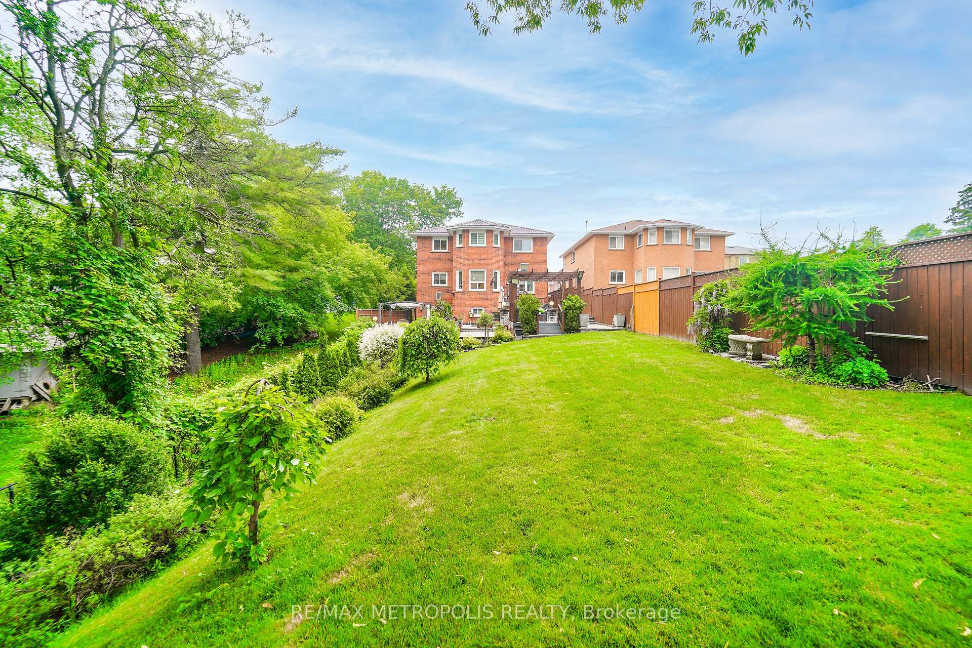 Photo 17 of 37 Bennett Road, Scarborough, West Hill — HOMEH
