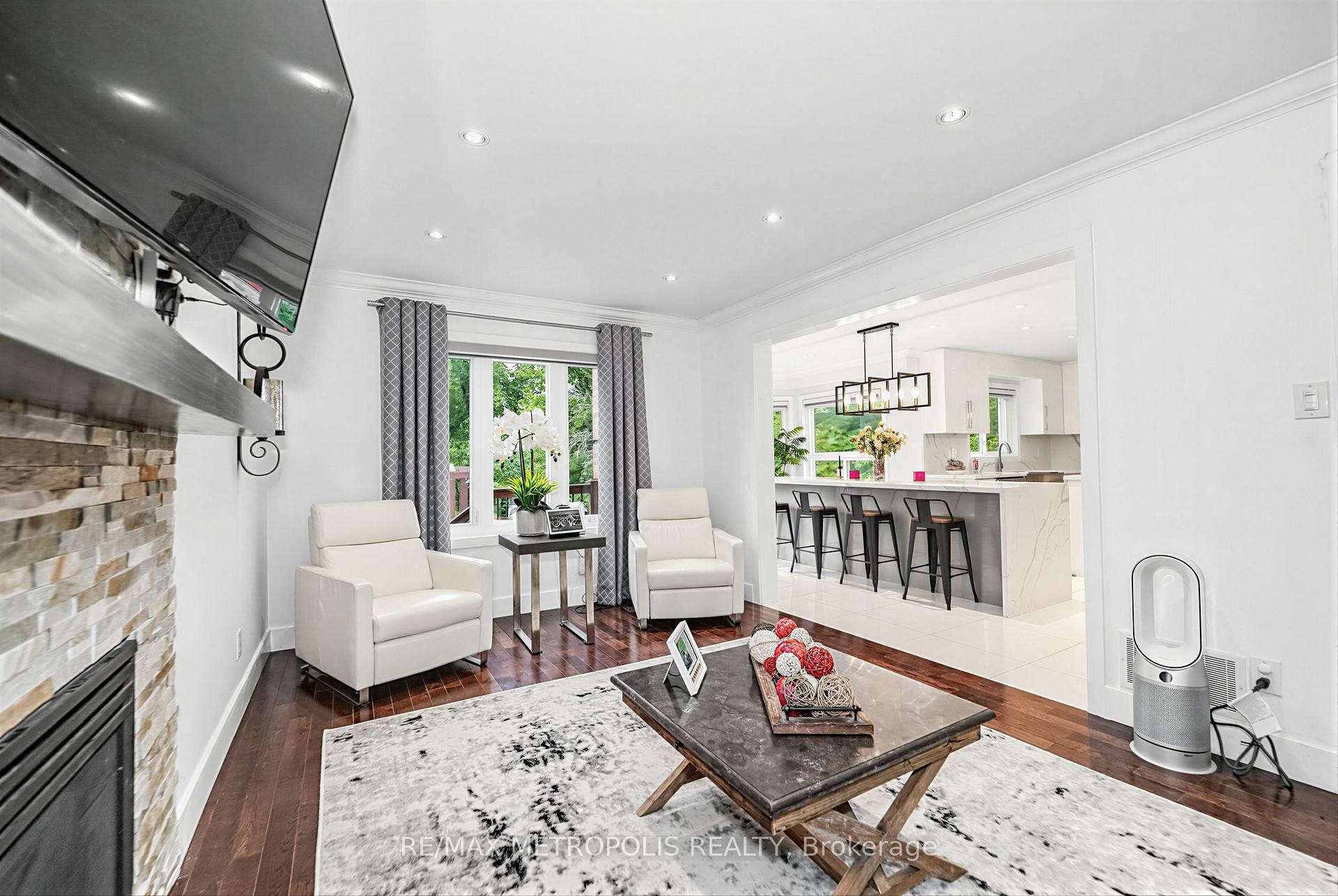 Photo 27 of 37 Bennett Road, Scarborough, West Hill — HOMEH