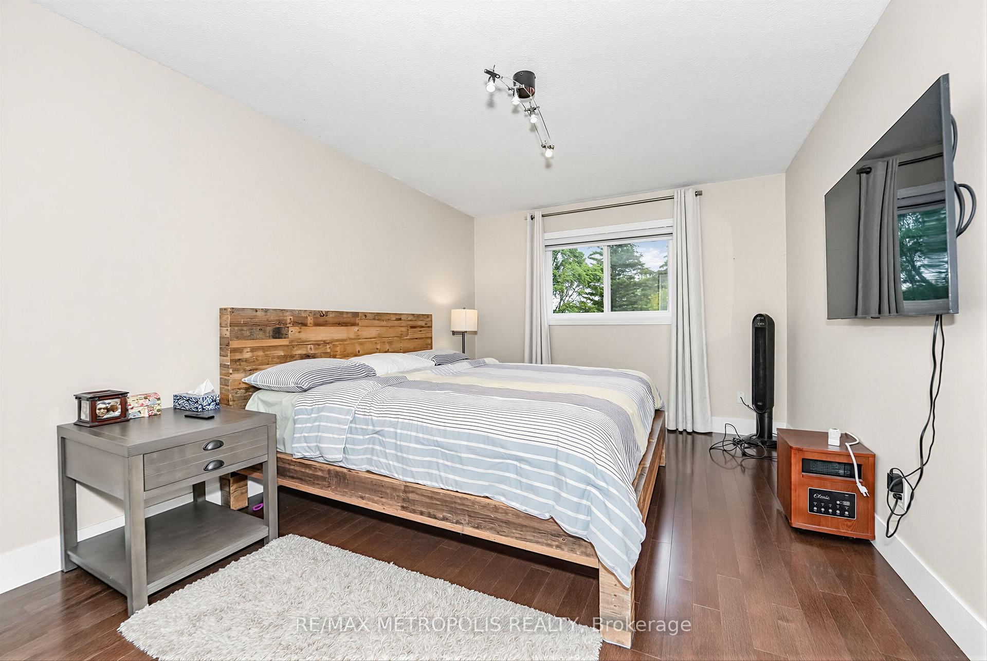 Photo 40 of 37 Bennett Road, Scarborough, West Hill — HOMEH