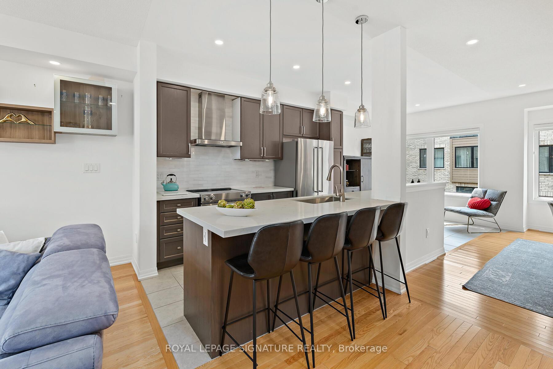 Photo 8 of 168 Tango Crescent, Newmarket, Woodland Hill — HOMEH