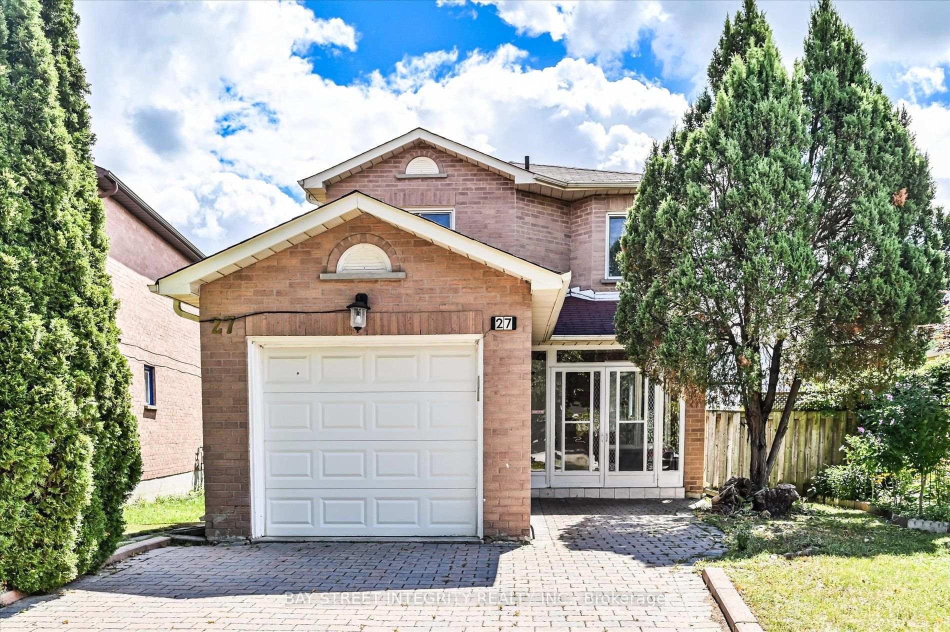 Front of 27 Samantha Circle