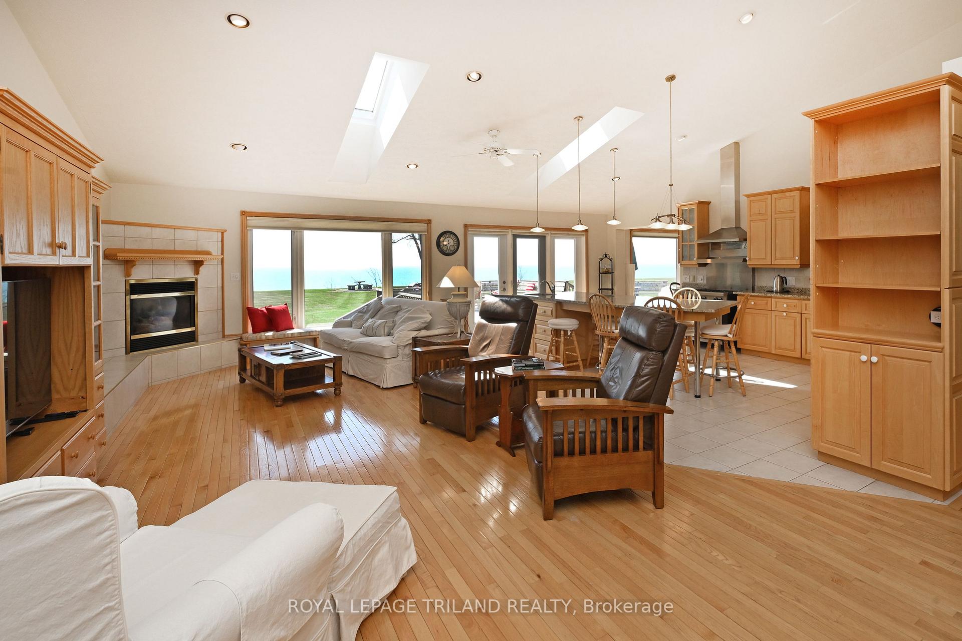 Photo 4 of 7154 Talbot Trail, Chatham-Kent, Blenheim — HOMEH