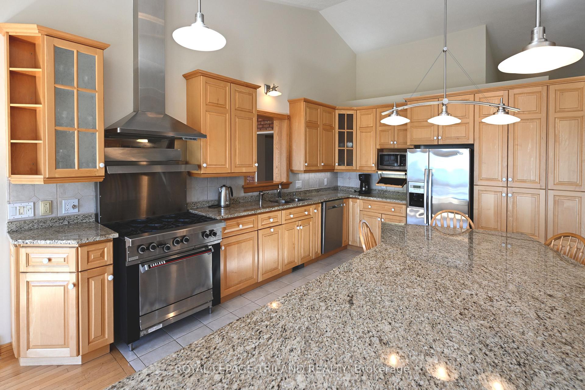 Photo 6 of 7154 Talbot Trail, Chatham-Kent, Blenheim — HOMEH