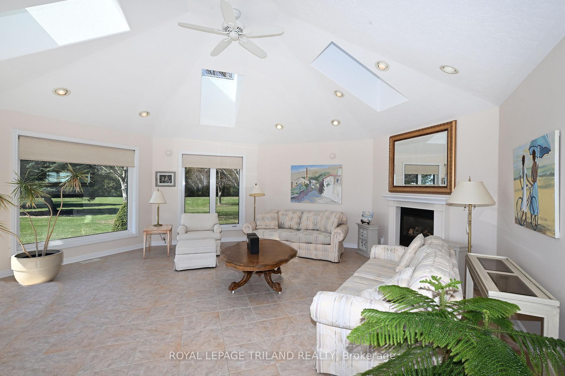 Photo 10 of 7154 Talbot Trail, Chatham-Kent, Blenheim — HOMEH